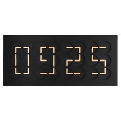 Uhr ClockClock 24 Golden Hands 'Black', Wandskulptur von Humans since 1982