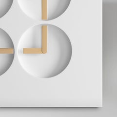 ClockClock 24 Golden Hands 'White', scultura da parete di Humans Since 1982