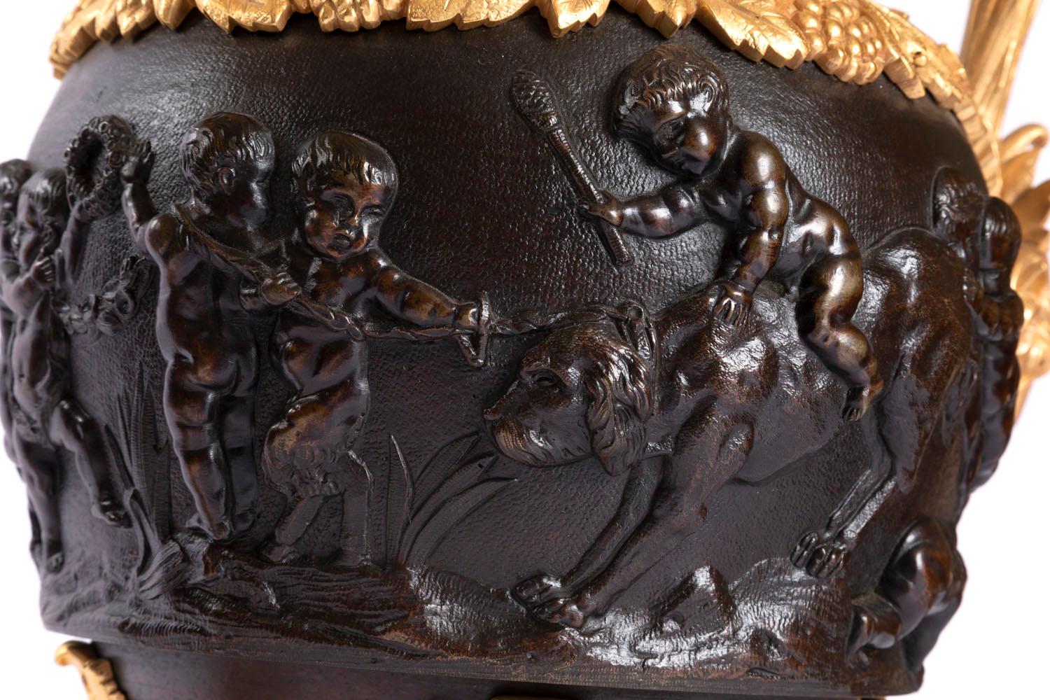 Clodion, Paar Würfel aus Bronze mit zwei Patinas, spätes 19. Jahrhundert im Angebot 1