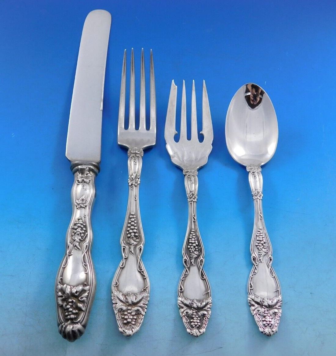 Cloeta by International Sterling Silver Flatware Set for 6 Service 36 pcs Grapes For Sale 1