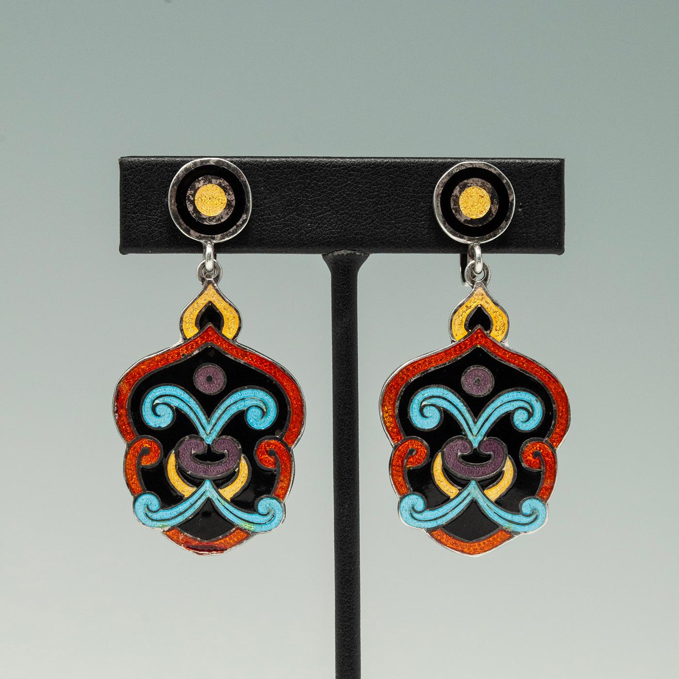 Cloisonne and Silver Drop Earrings Artesano en venta
