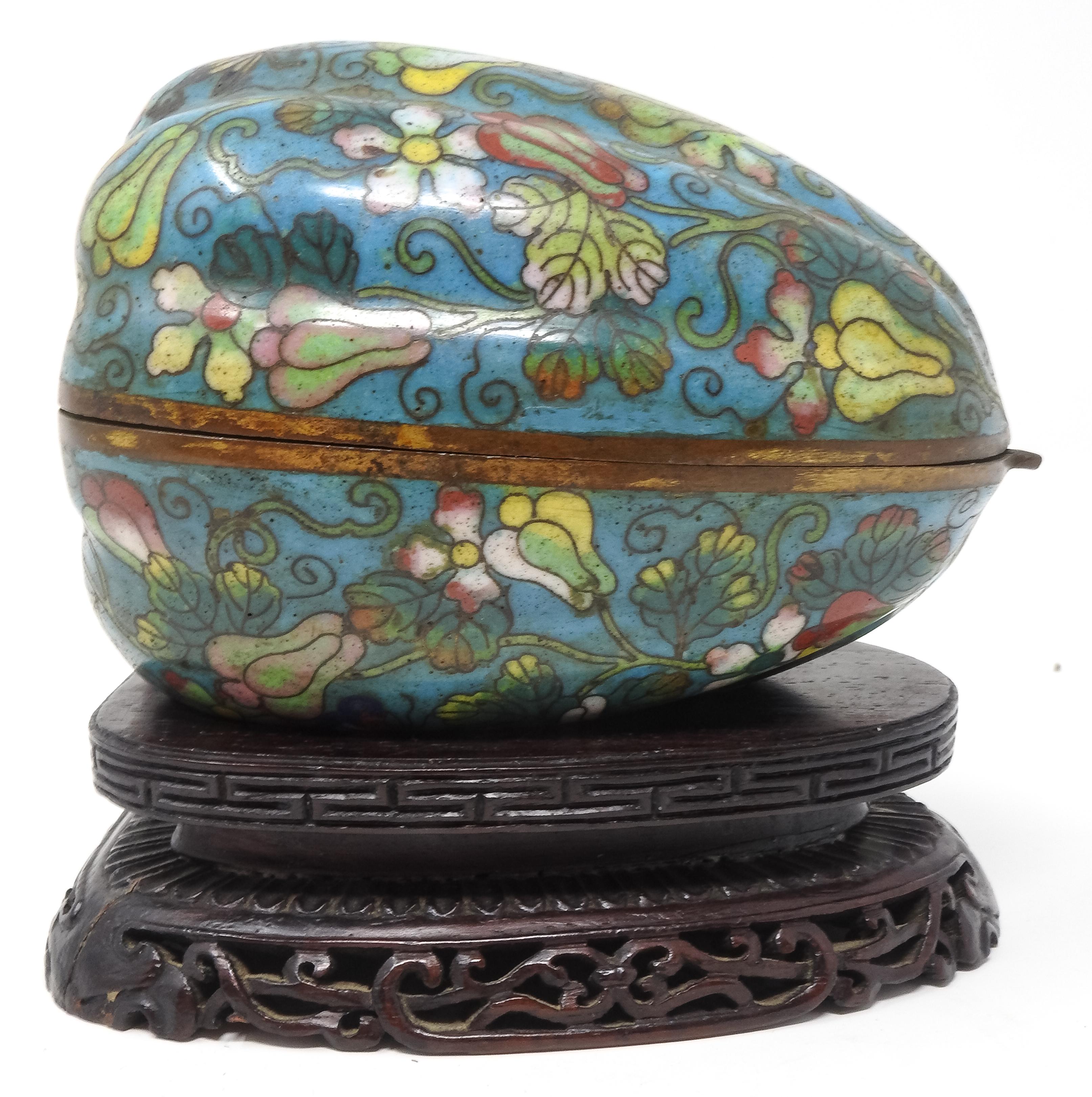 Cloisonné Artichoke Decorative Trinket Box In Fair Condition For Sale In Cookeville, TN