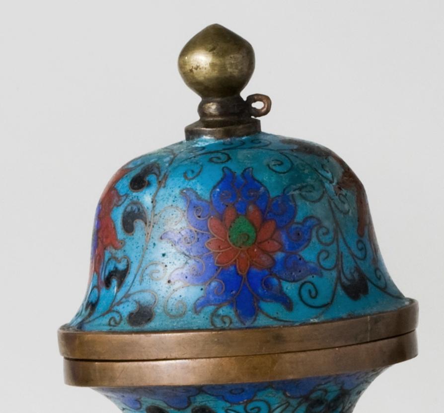 XVIIIe siècle et antérieur Aiguière en émail cloisonné, période Ming-Qing en vente