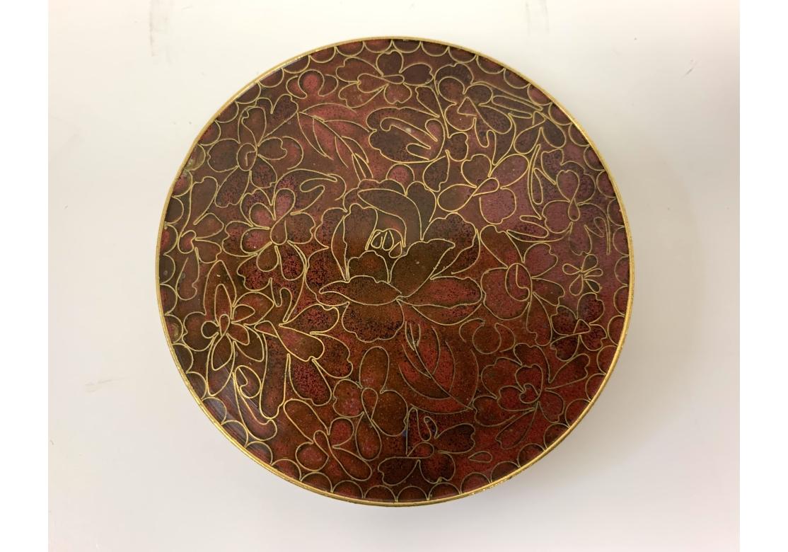Vaso cilindrico con coperchio in cloisonne e coperchio in vendita 2