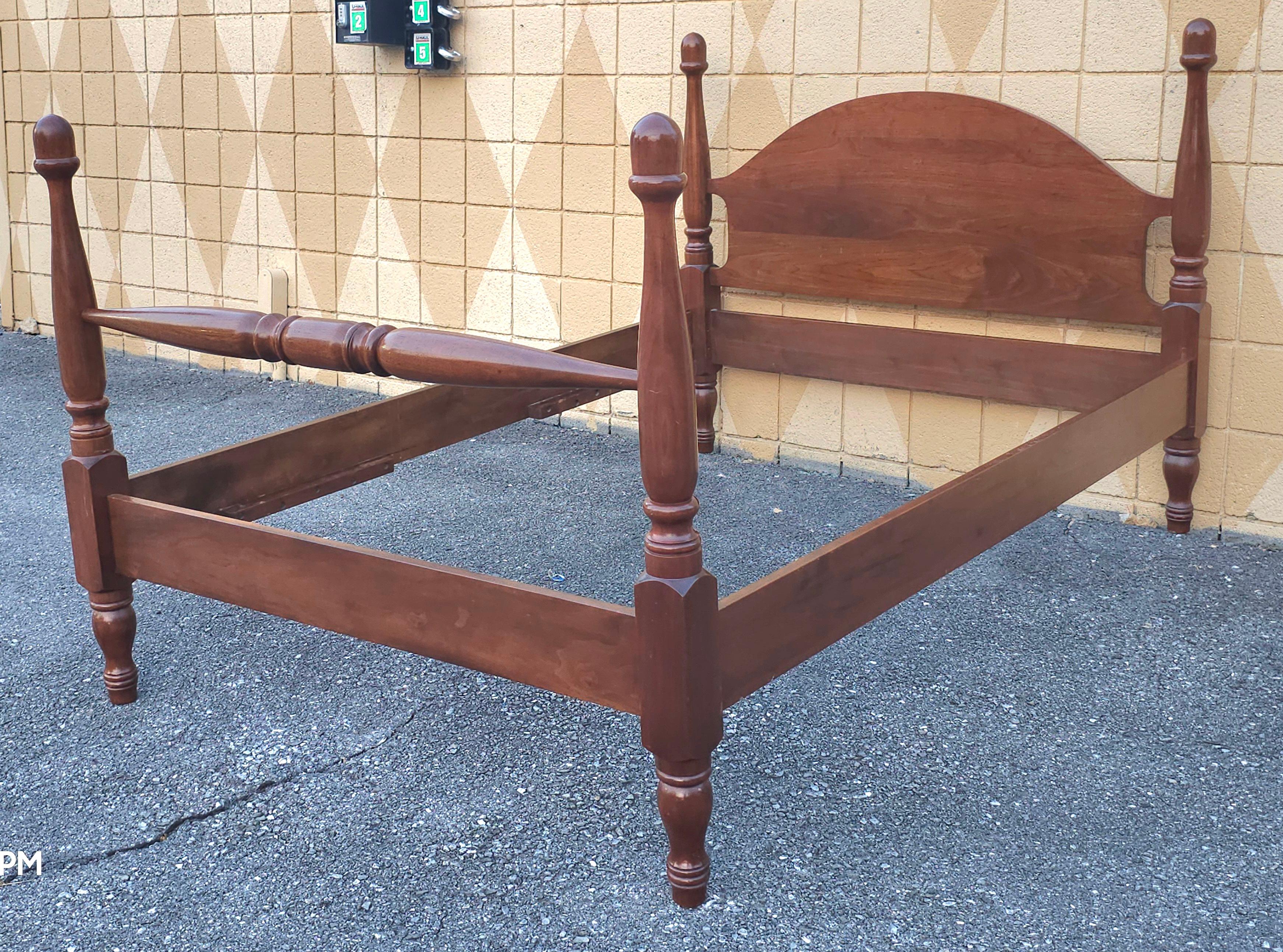 Clore Furniture Hand Made Light Cherry Full Size Poster Bed In Good Condition For Sale In Germantown, MD