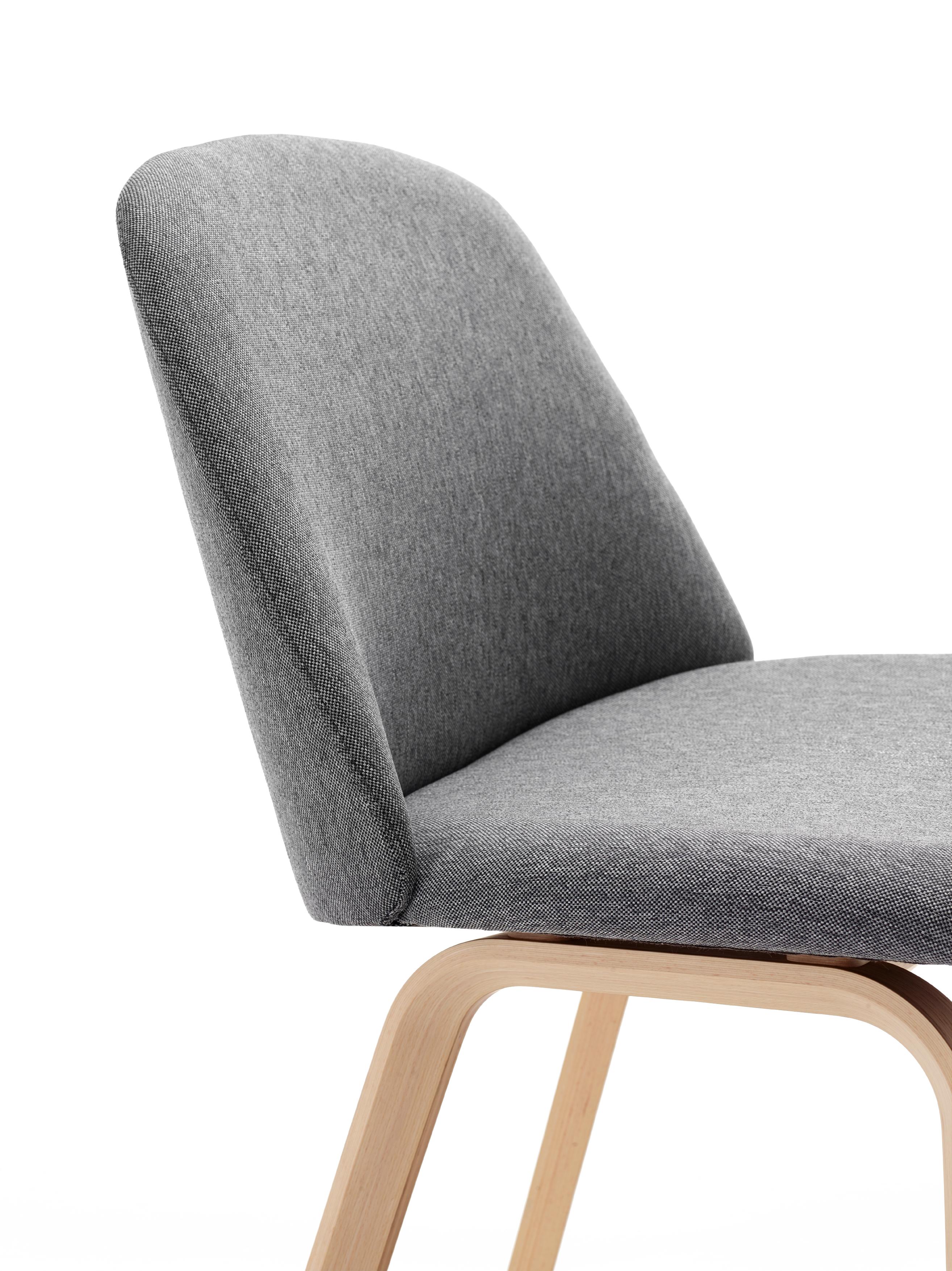 Close Chair Designed by Gudmundur Ludvik For Sale 2