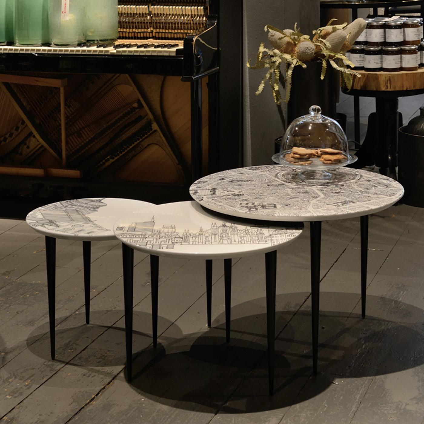 Contemporary Close Up Milano Set of Three Nesting Tables For Sale