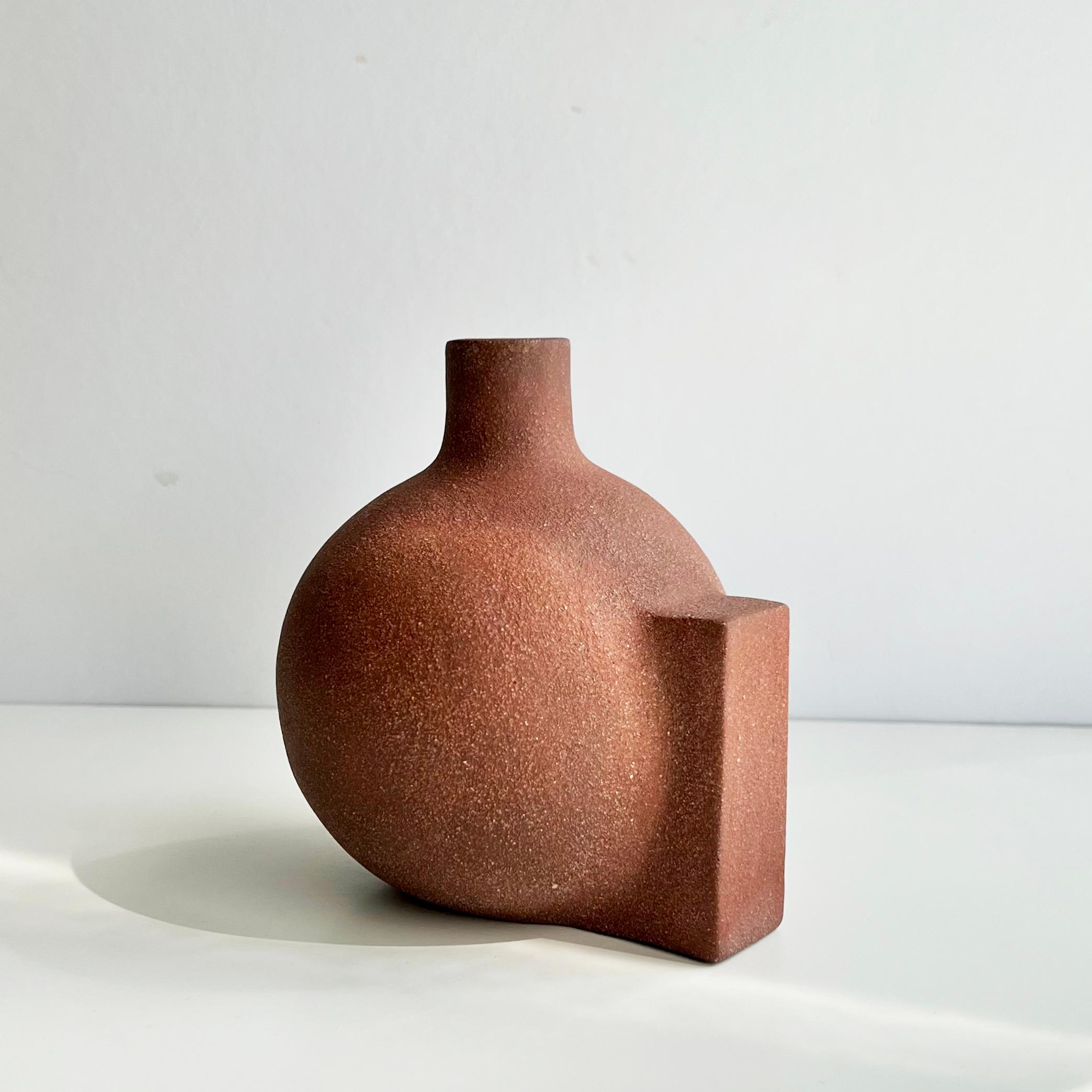 Vaso scultoreo chiuso di Karin Amdal