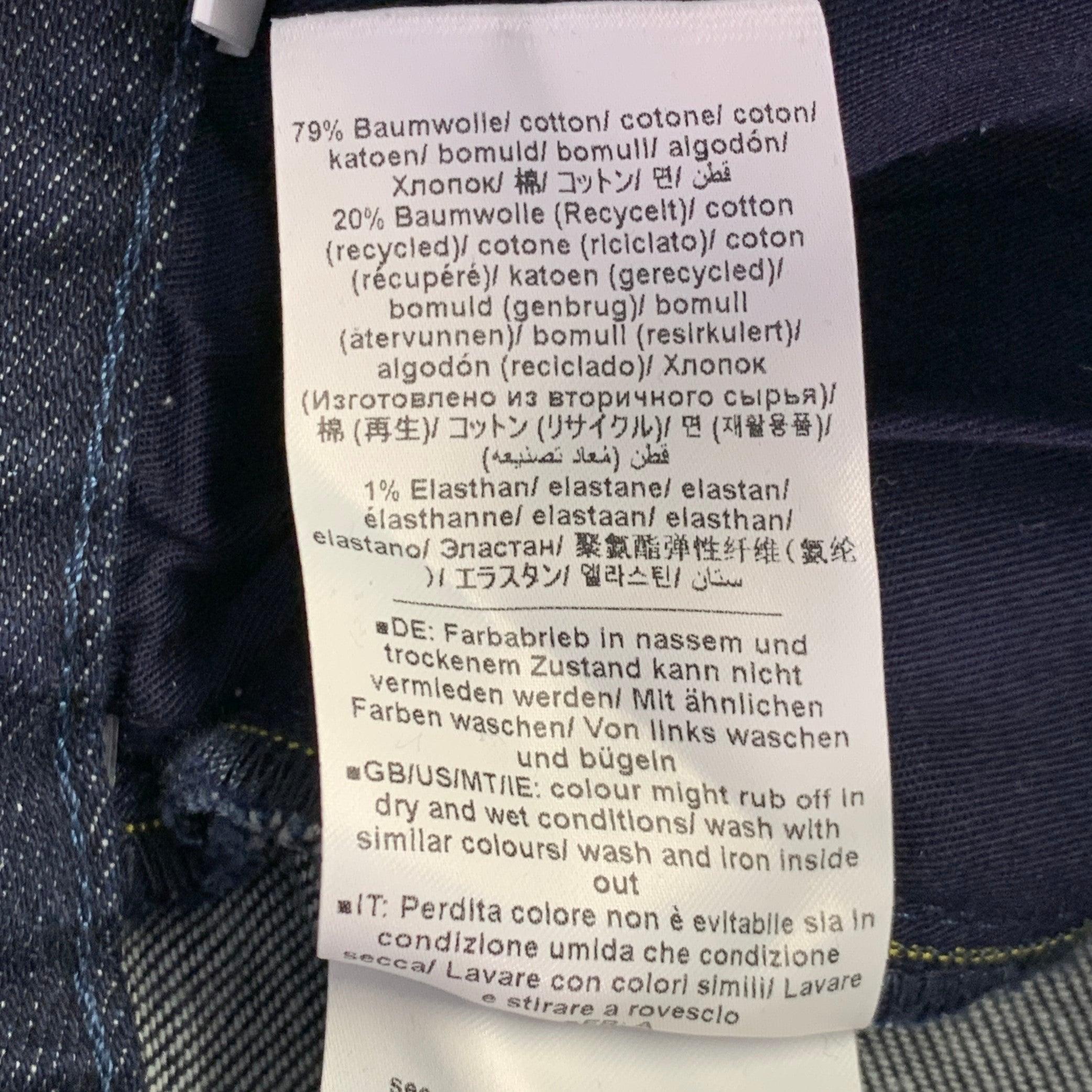 CLOSED Taille 30 Indigo Coton Blend Slim Straight Zip Fly Jeans en vente 3
