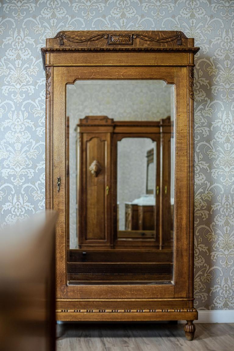 20th Century Closet-Linen Cabinet from the Interwar Period with a Mirror