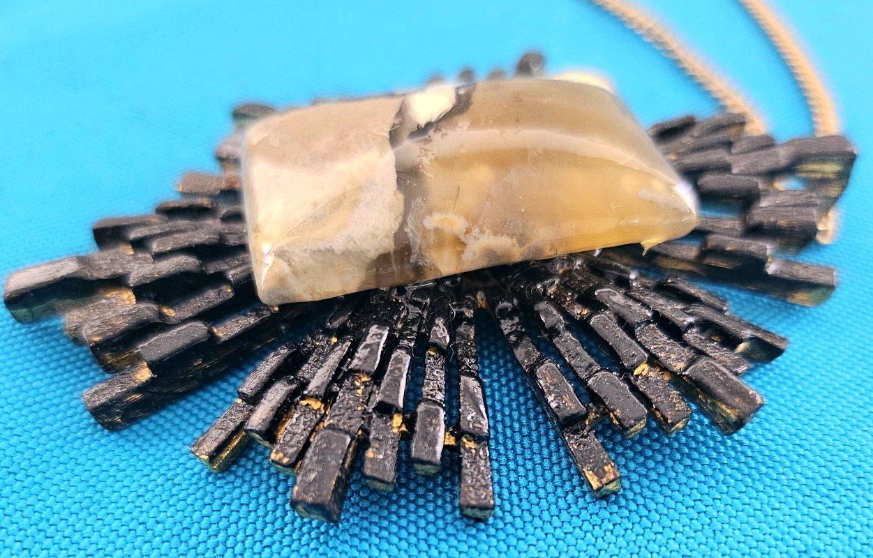 Altro CHIUSURA DELLA VENDITA Collana con ciondolo/medaglione/pezzo di riconoscimento Vintage in vendita