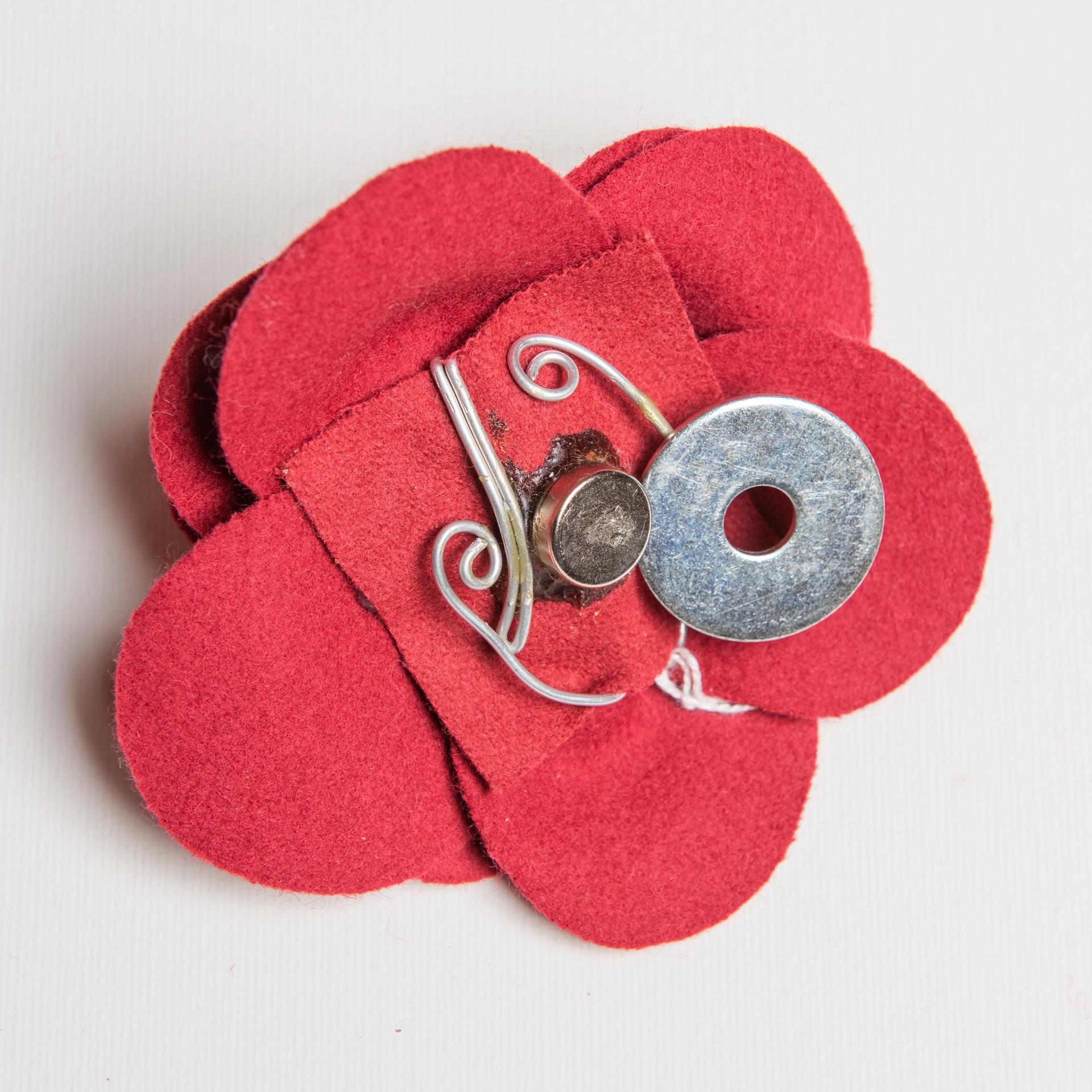 Hand-Woven Cloth Roses for Curtain Decoration For Sale