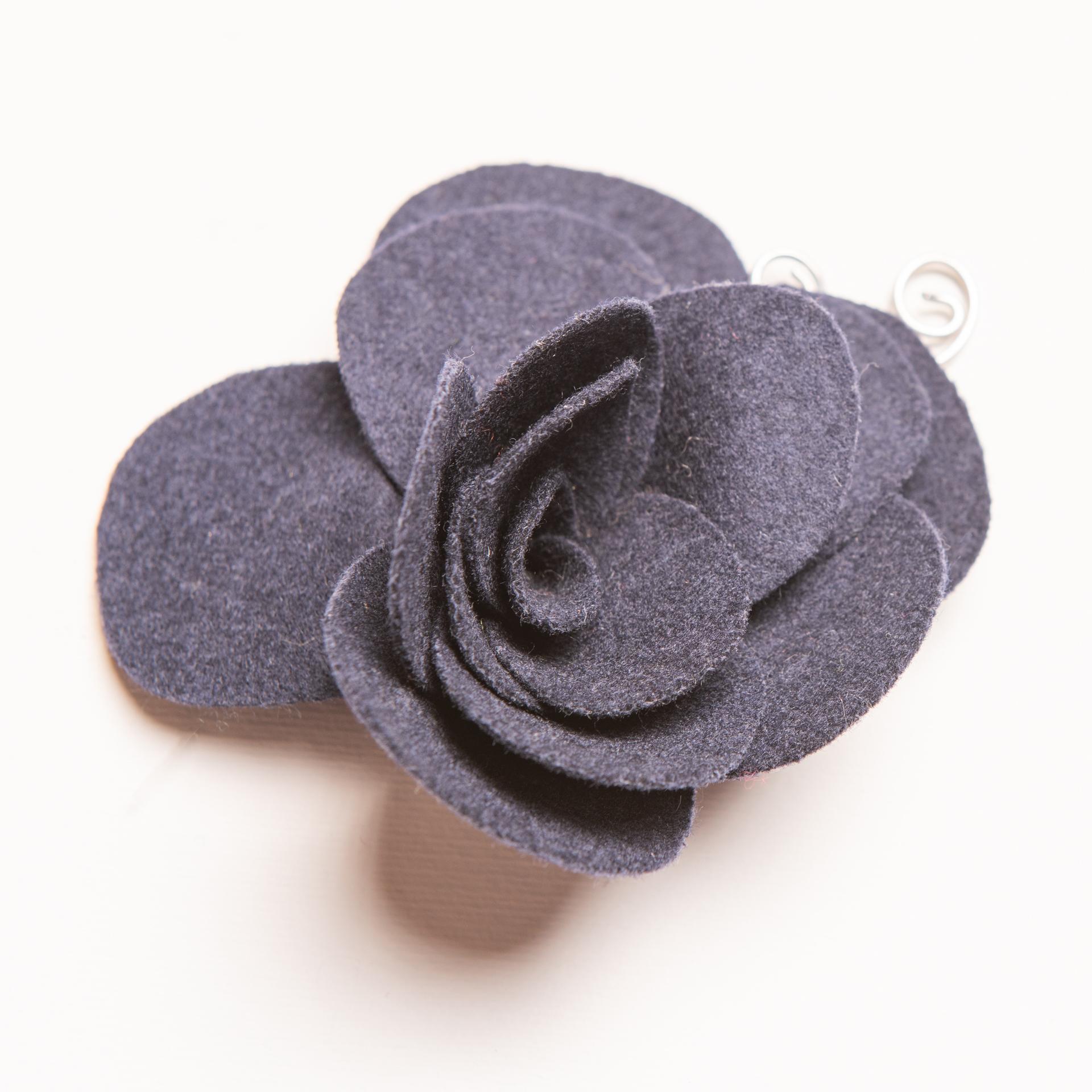 Italian Cloth Roses for Curtain Decoration For Sale