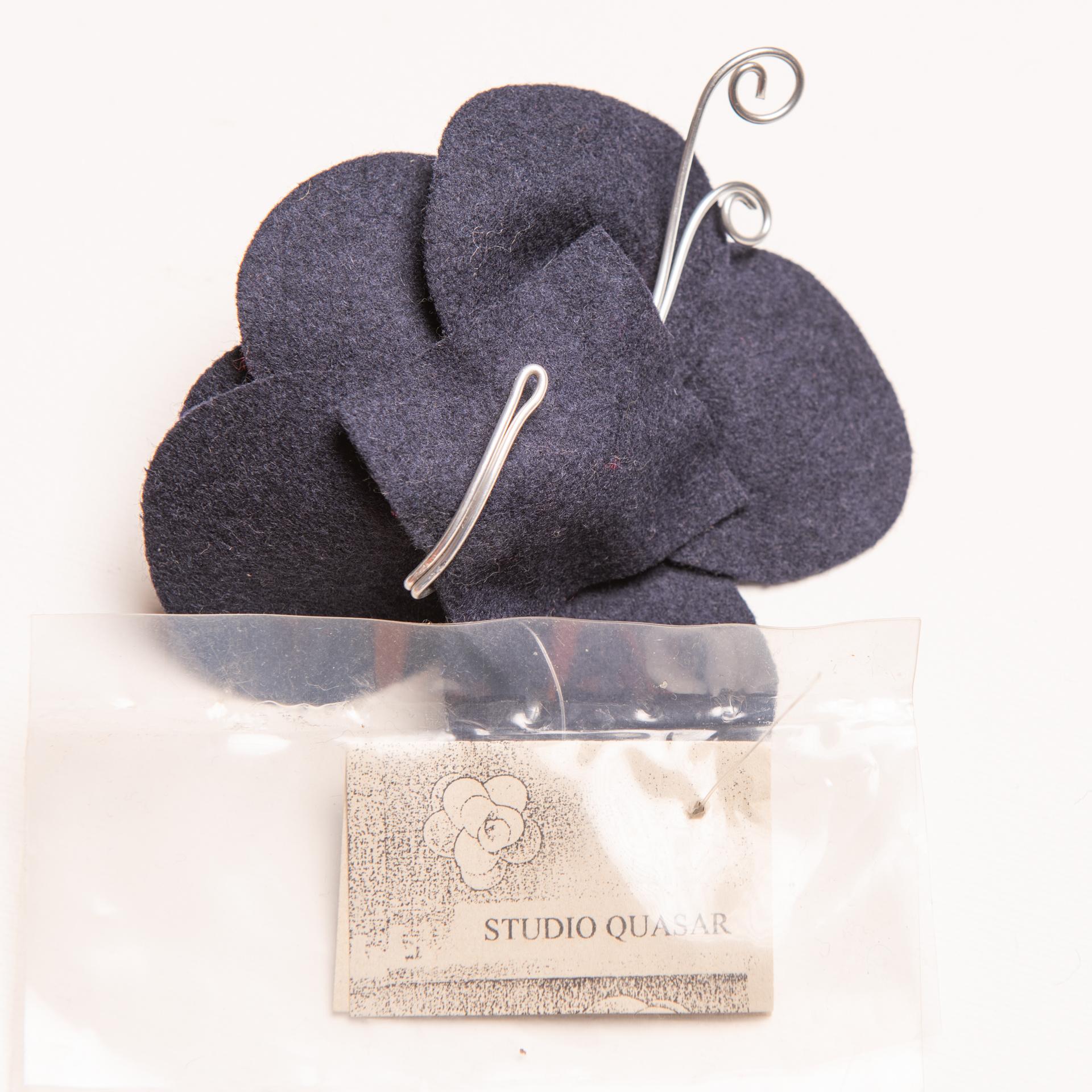 Hand-Woven Cloth Roses for Curtain Decoration For Sale