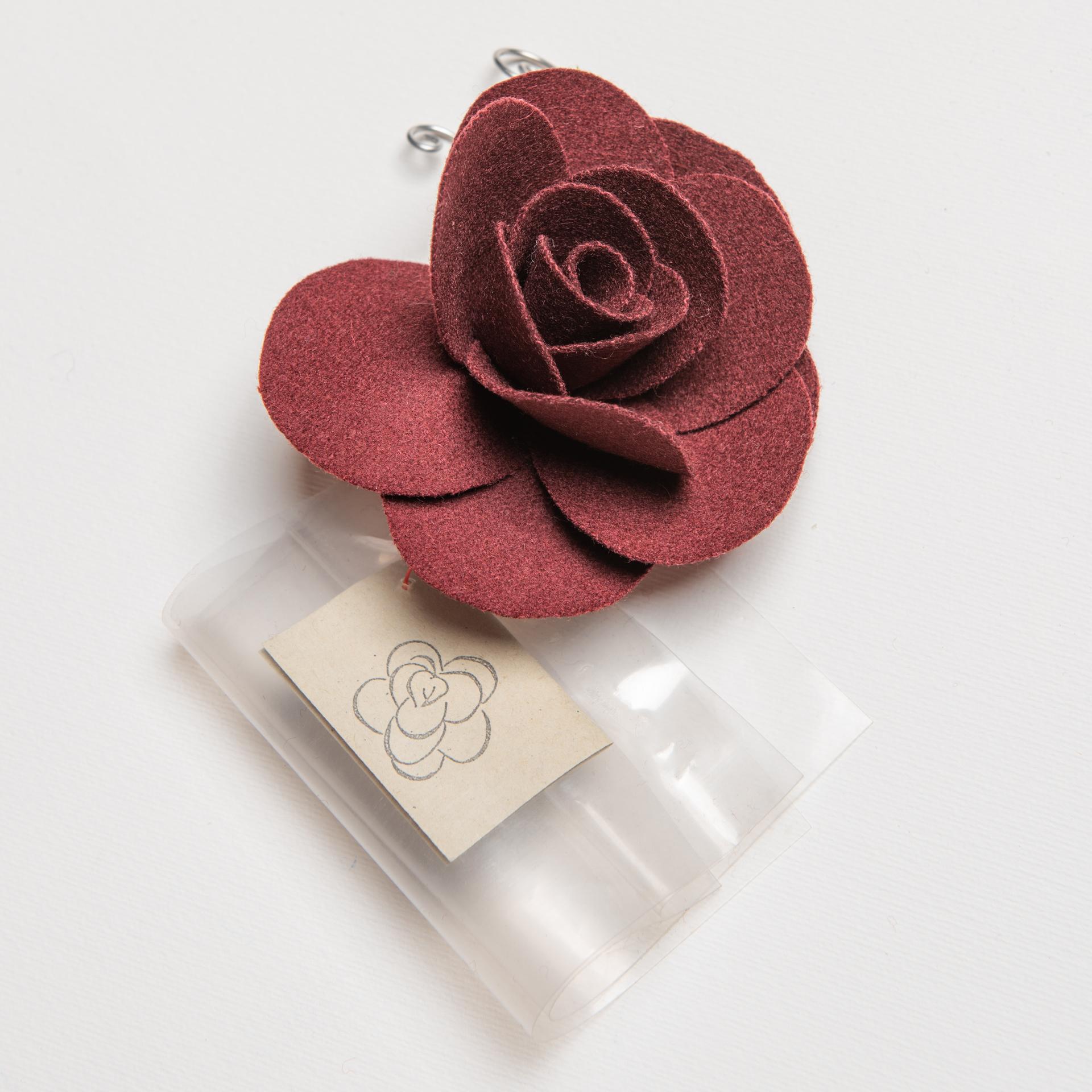 Italian Cloth Roses White and Bordeaux for Curtain Decoration For Sale
