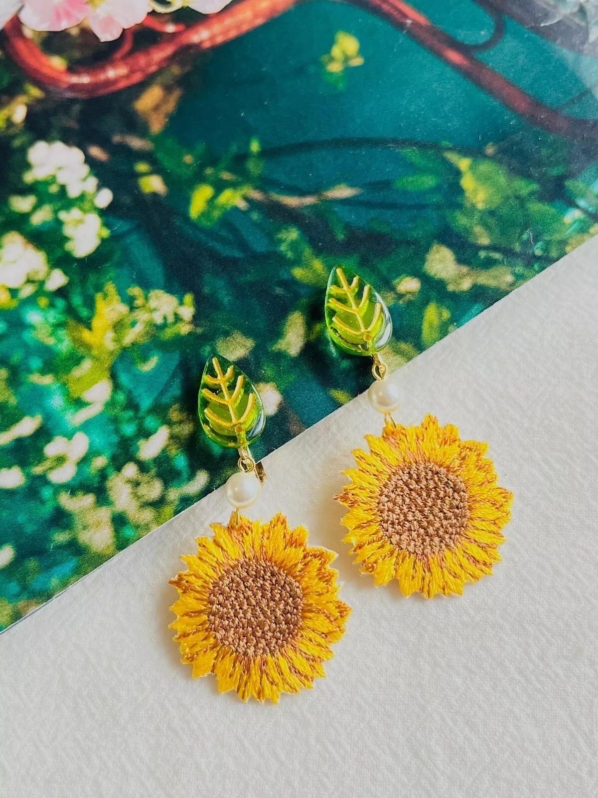Cloth Vivid Yellow Sunflower Green Leaf White Pearl Dangle Clip On Earrings In New Condition For Sale In Wokingham, England