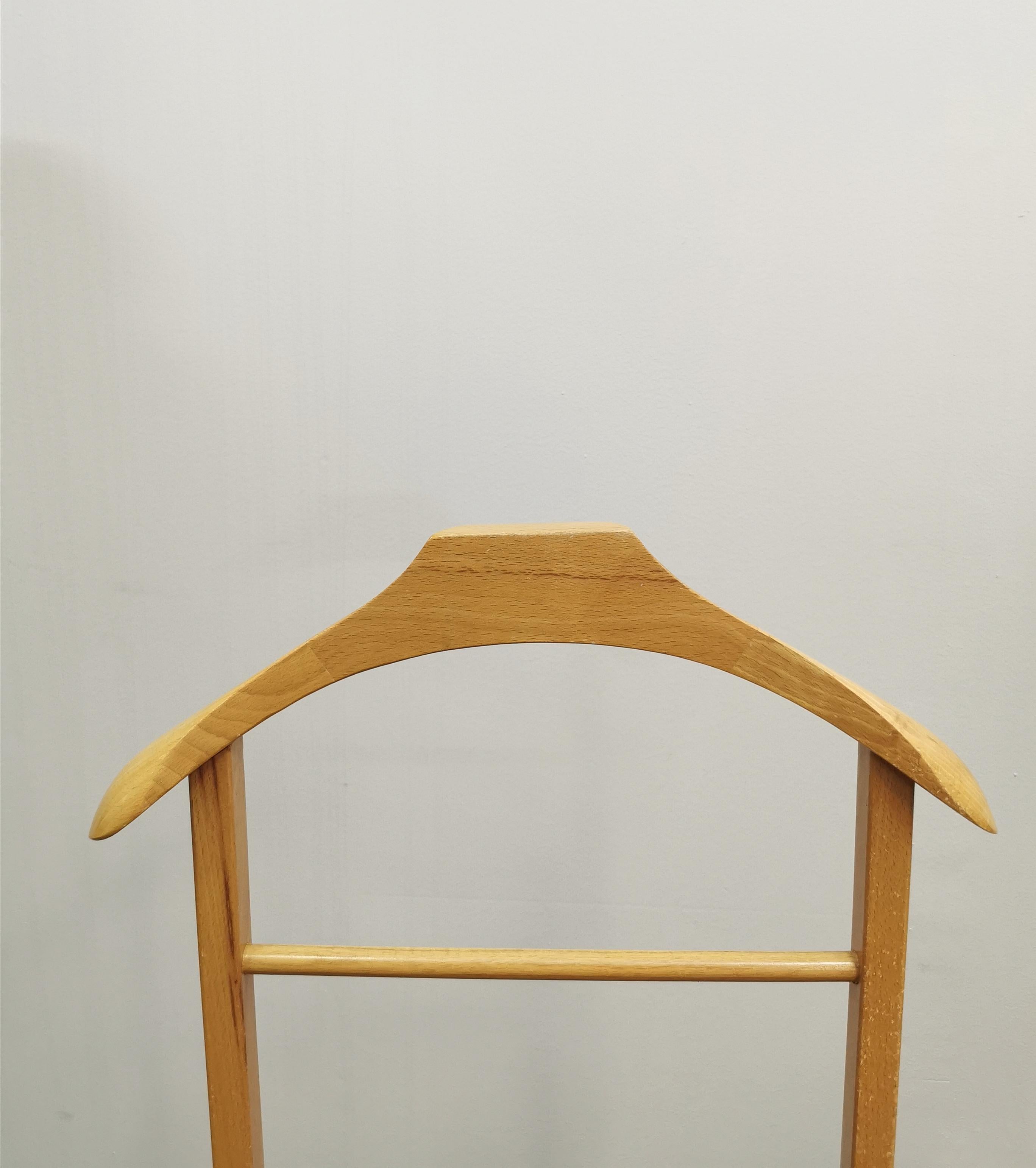  Clothes Hanger Valet Wood Italian Design 1970s In Good Condition In Palermo, IT
