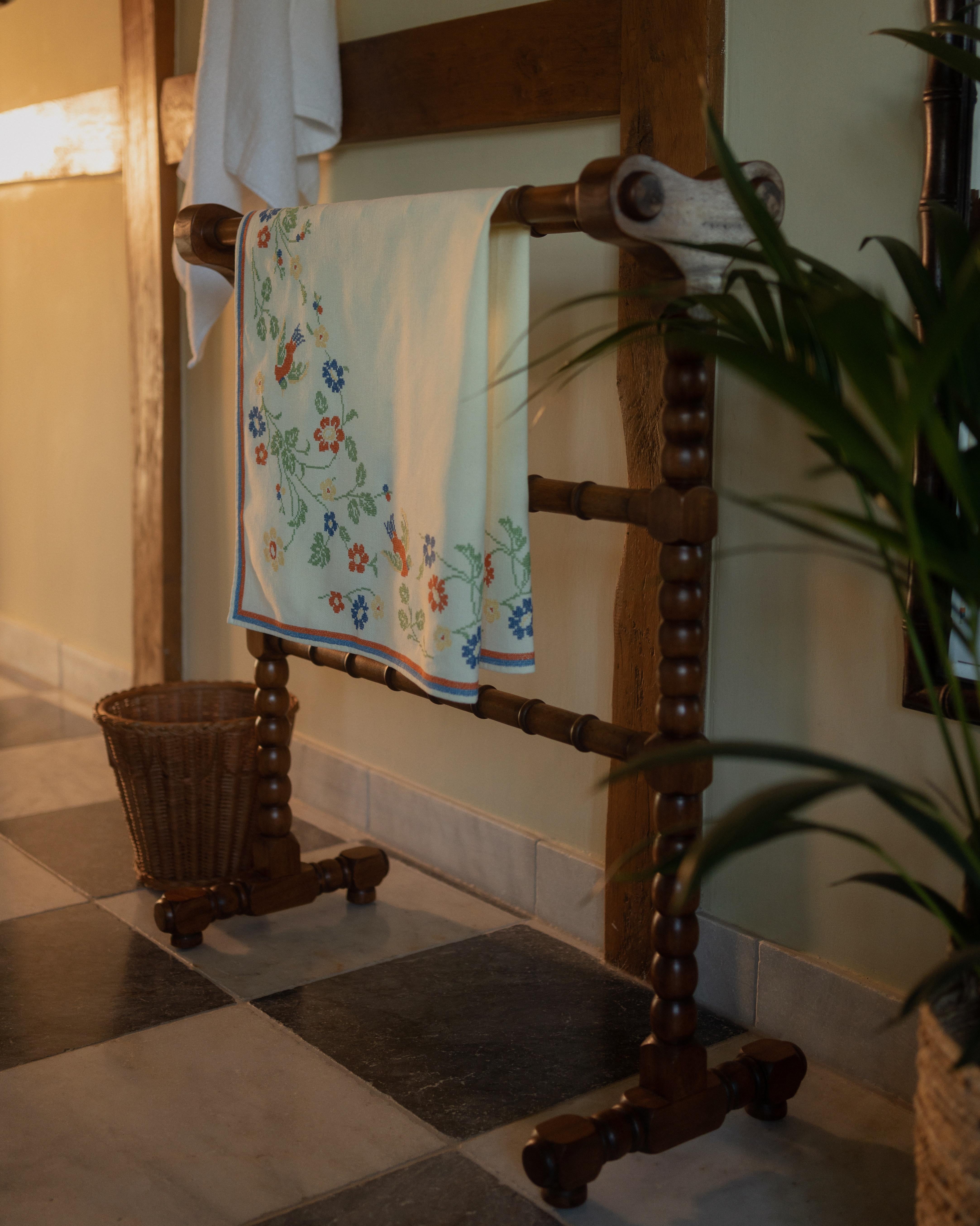 Clothes Horse, Antique-Inspired In New Condition For Sale In London, GB