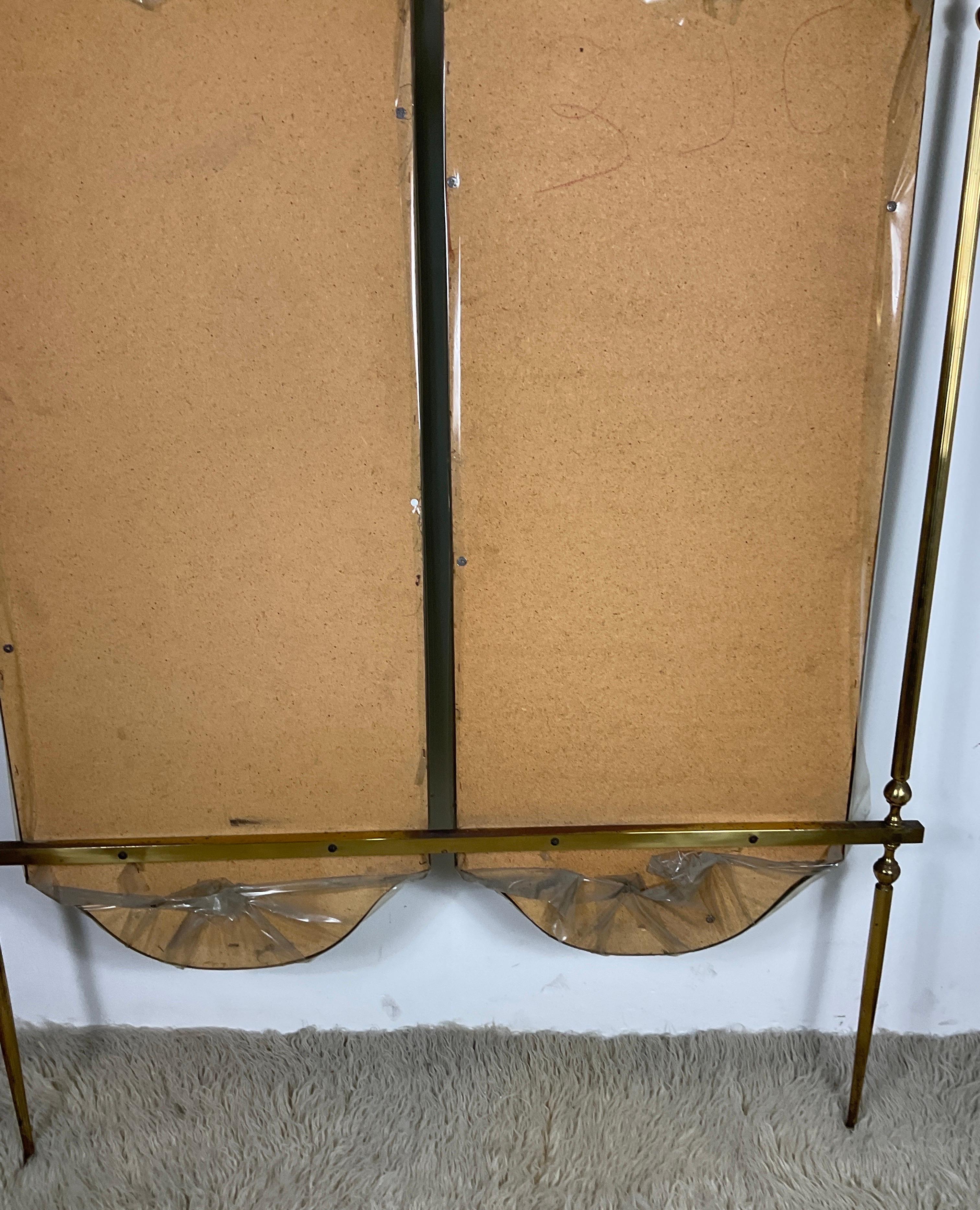 Clothes rack with brass structure, covered with wood at the back and with green For Sale 14