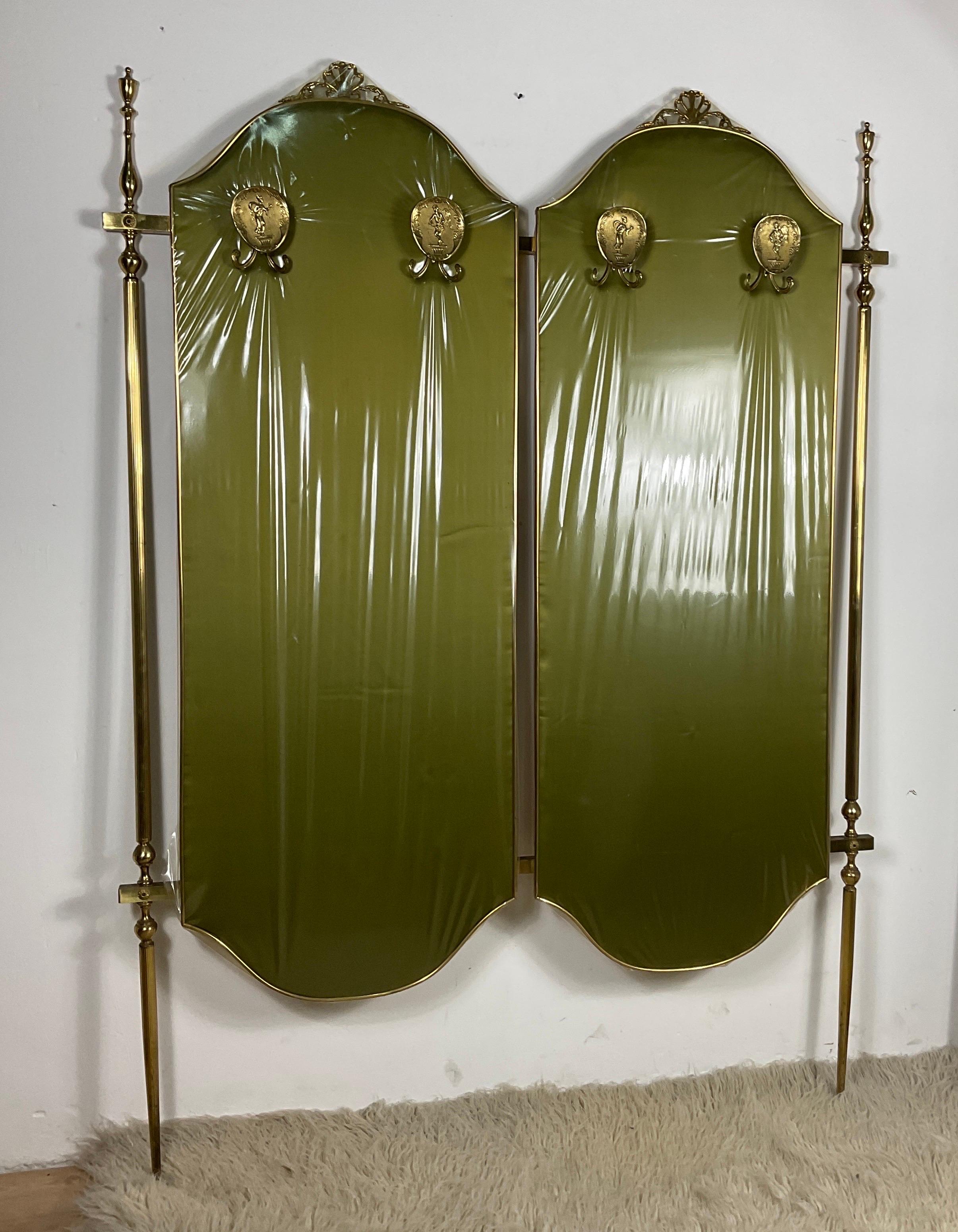 Mid-20th Century Clothes rack with brass structure, covered with wood at the back and with green For Sale