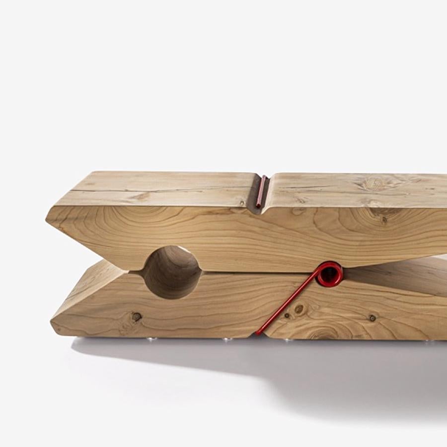 Fait main Banc en cèdre de taille moyenne Clothespin en vente