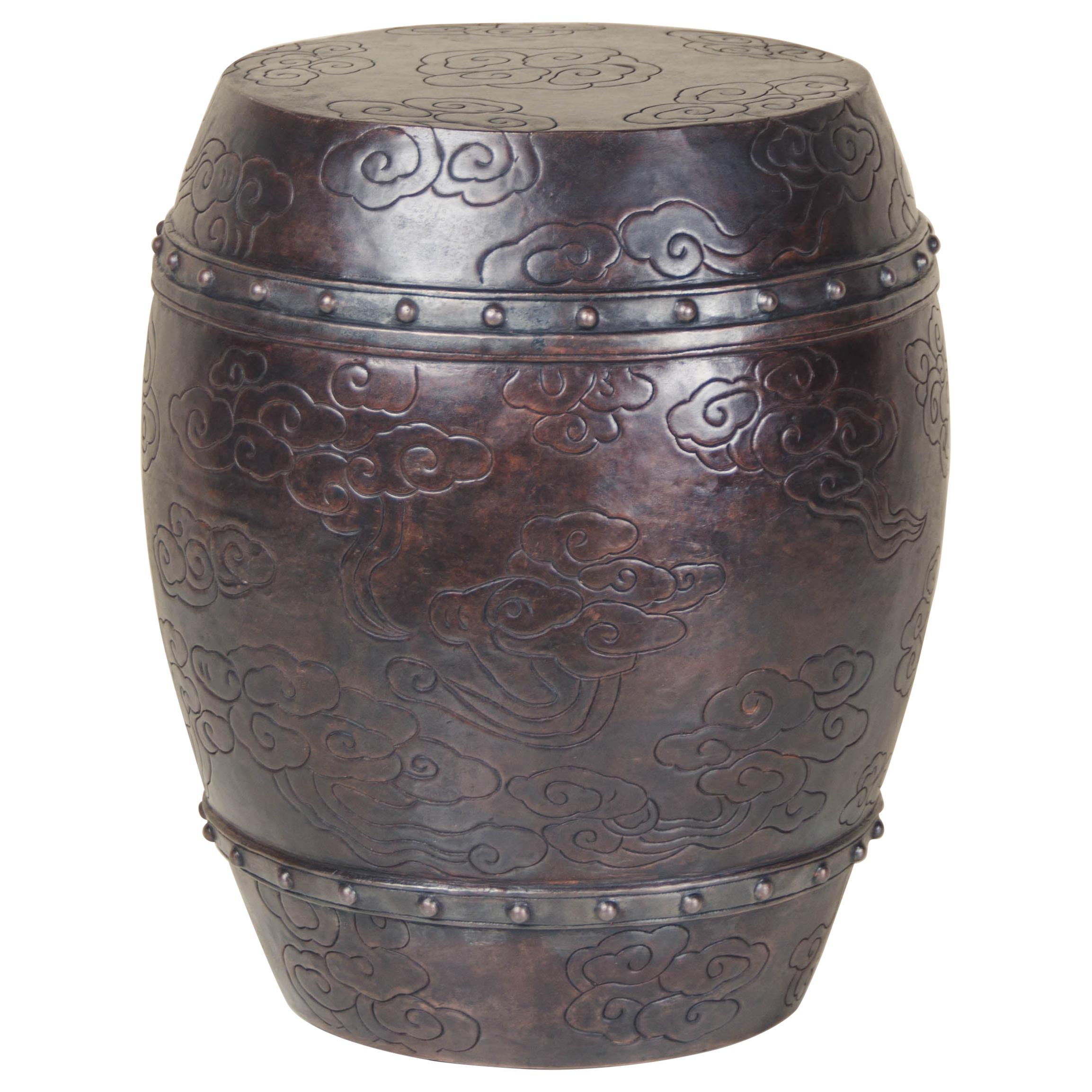 Sgabello Cloud Barrell, Rame Antico di Robert Kuo, Repousse a mano
