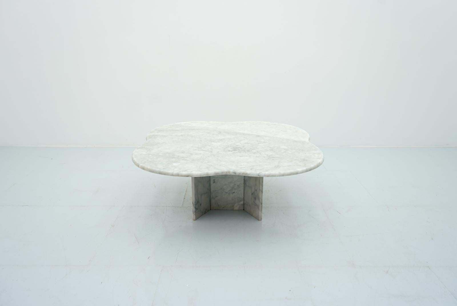 Cloud Coffee Table in Italian Carrara Marble, 1970s 1