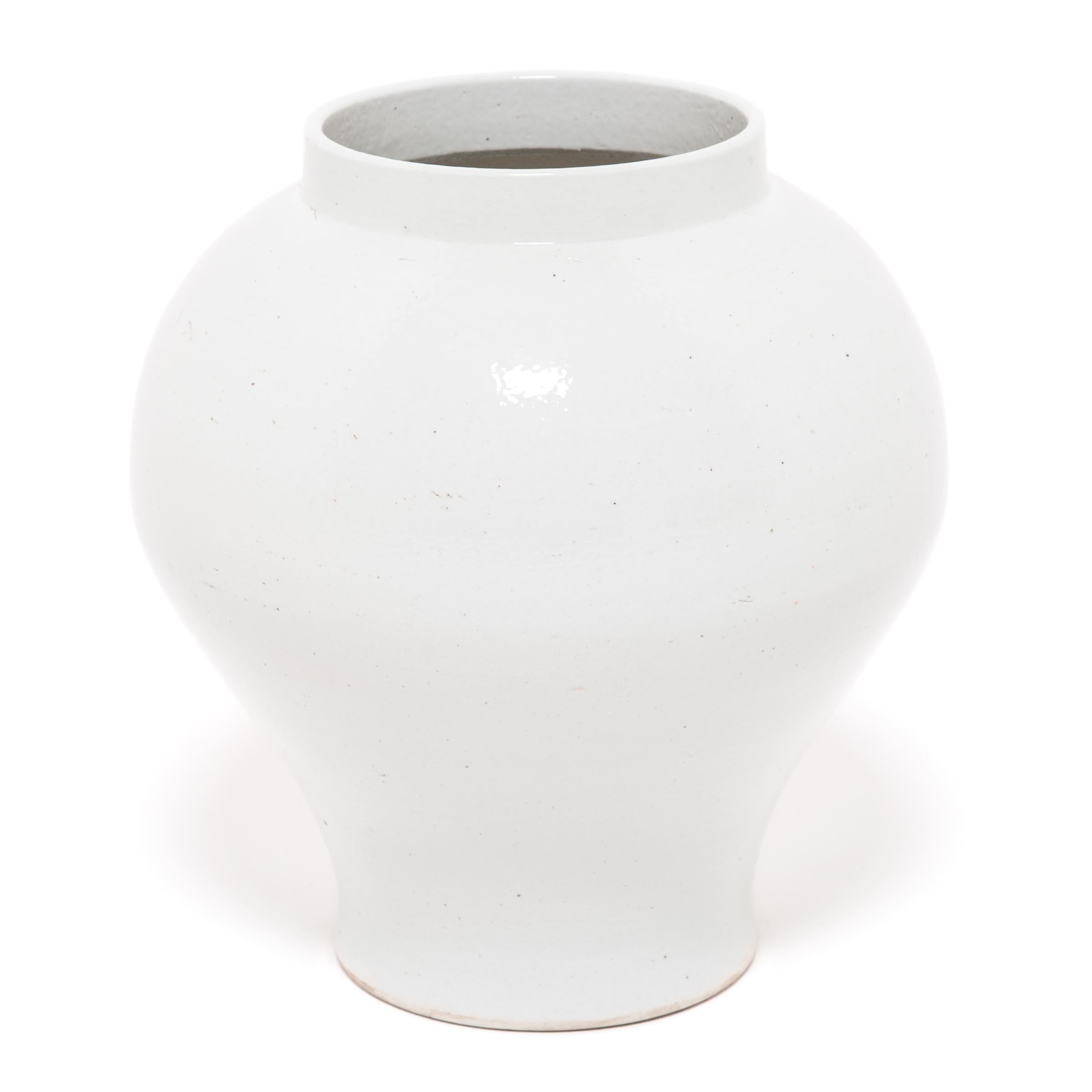 Chinese Large Cloud White Plum Vase For Sale