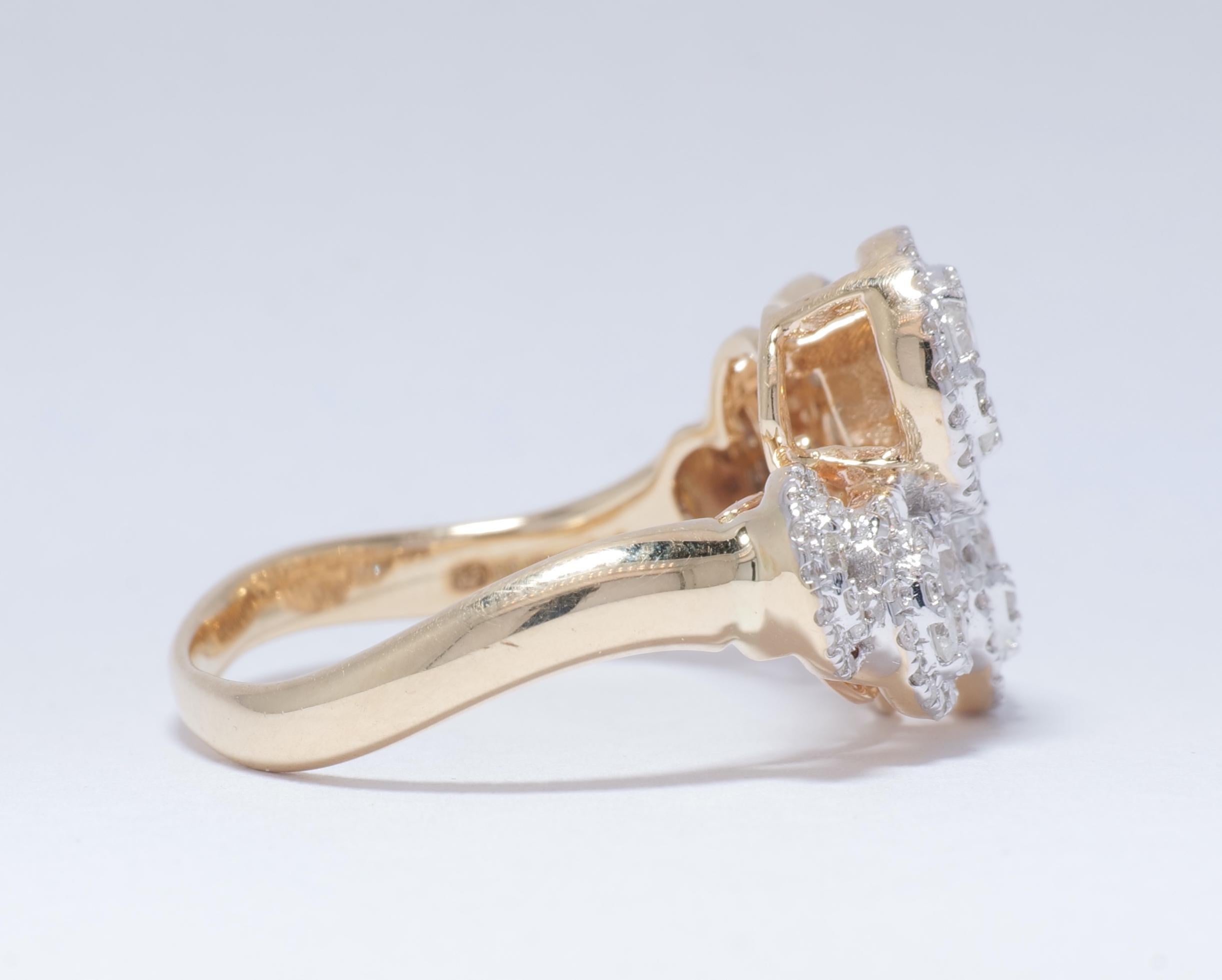 Taglio rotondo Anello con diamante a nuvola in oro massiccio 14K (certificato) in vendita