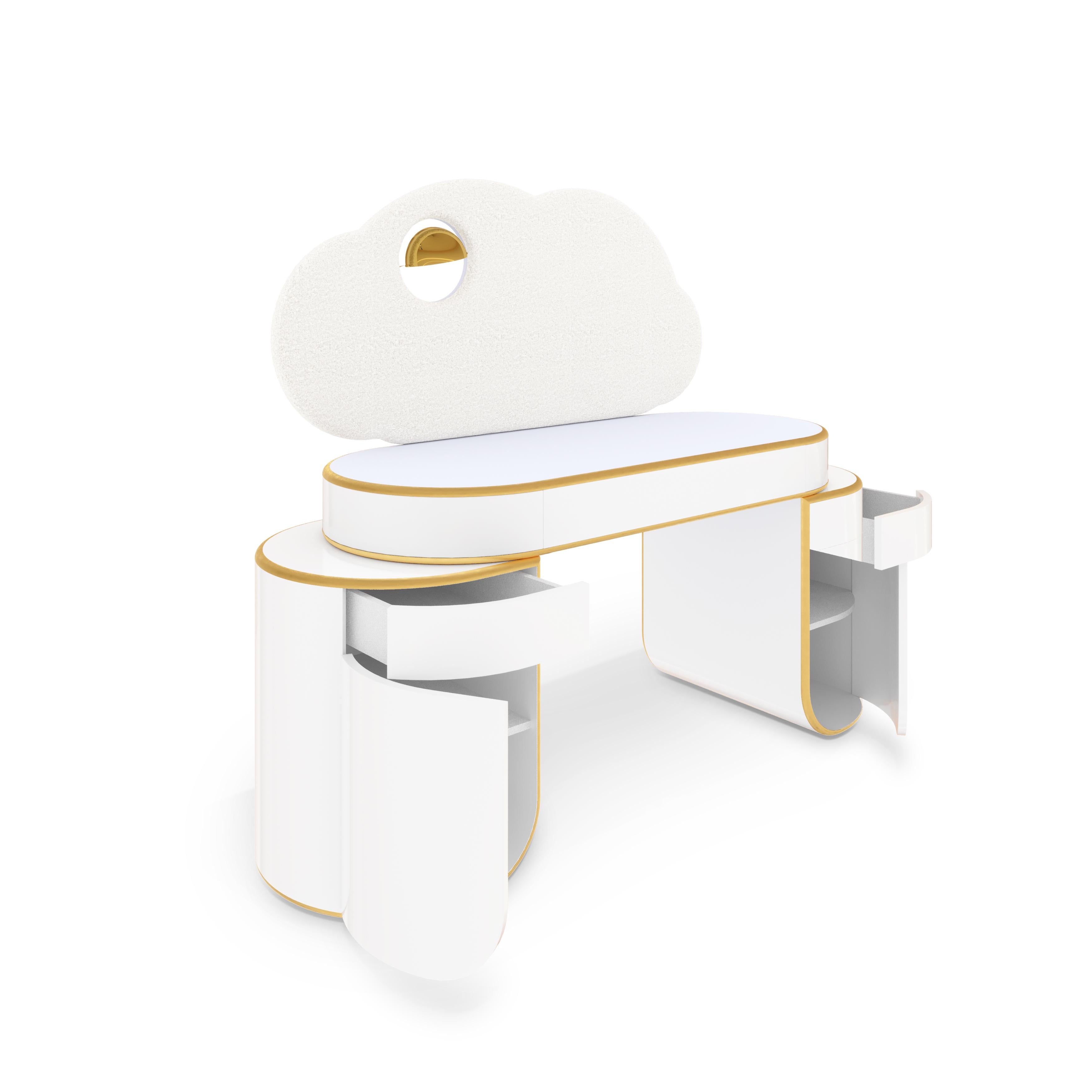 Fatto a mano Cloud Glow Desk by MAGILORE - Scrivania di lusso per bambini in Bouclé e foglia d'oro con Amb in vendita