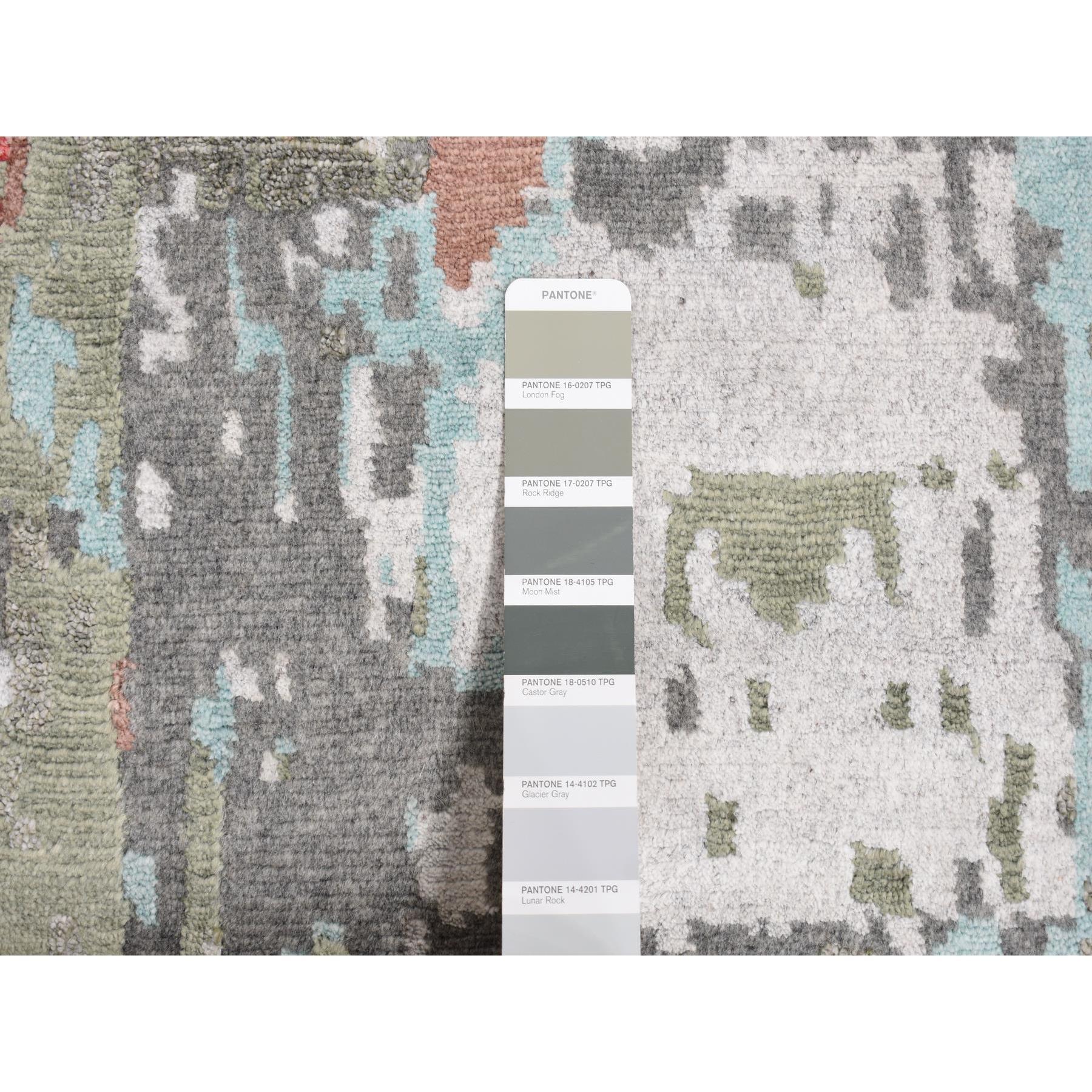 XXIe siècle et contemporain Tapis d'Orient en laine et soie noué à la main Cloud Gray Abstract Design en vente