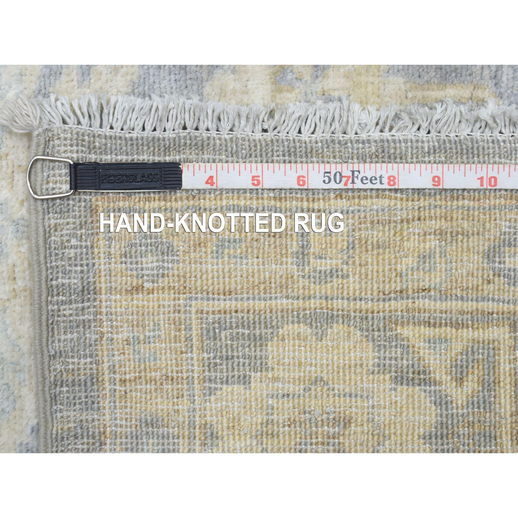 Handgeknüpfter orientalischer Teppich aus natürlicher Wolle 7'10