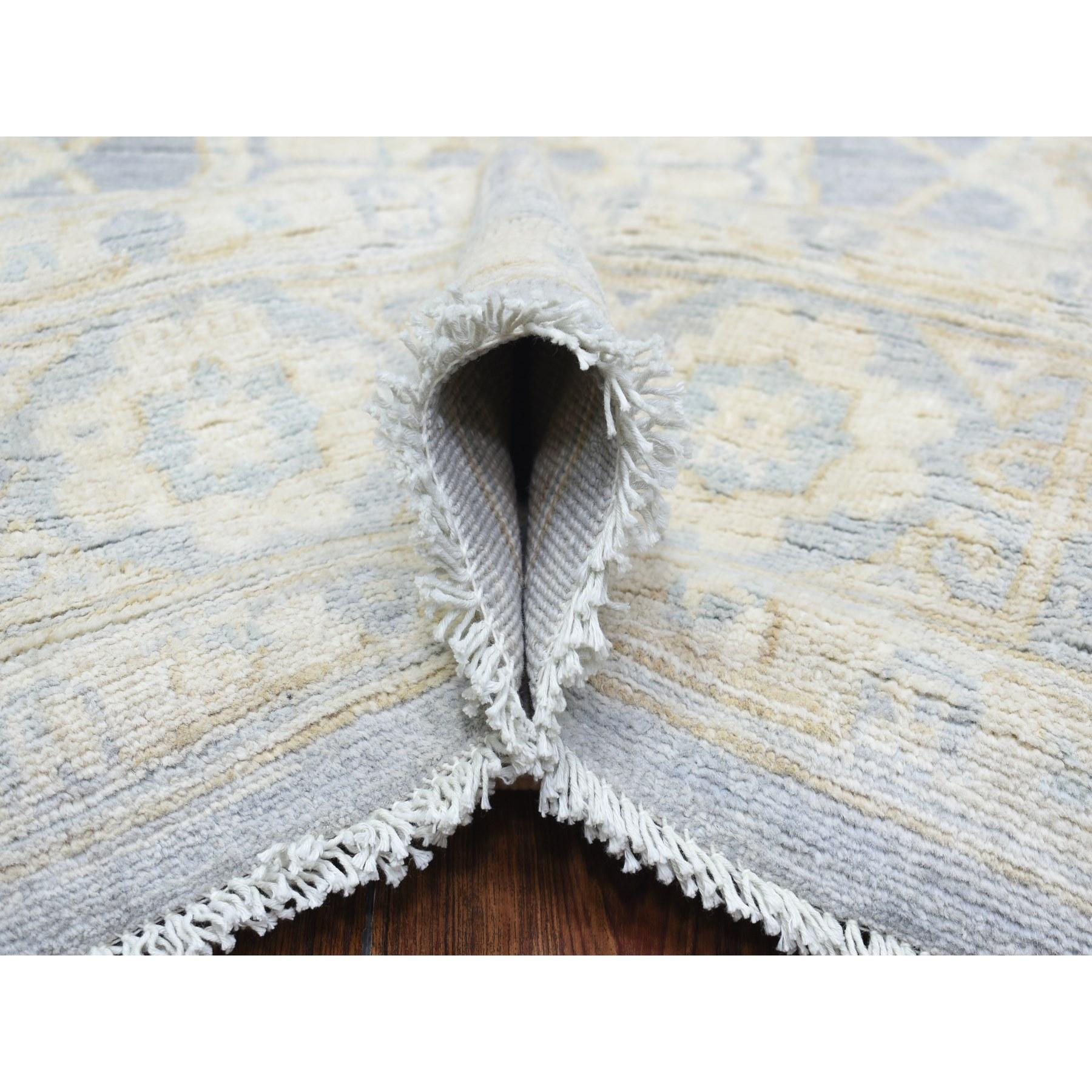 Handgeknüpfter orientalischer Teppich aus natürlicher Wolle 7'10