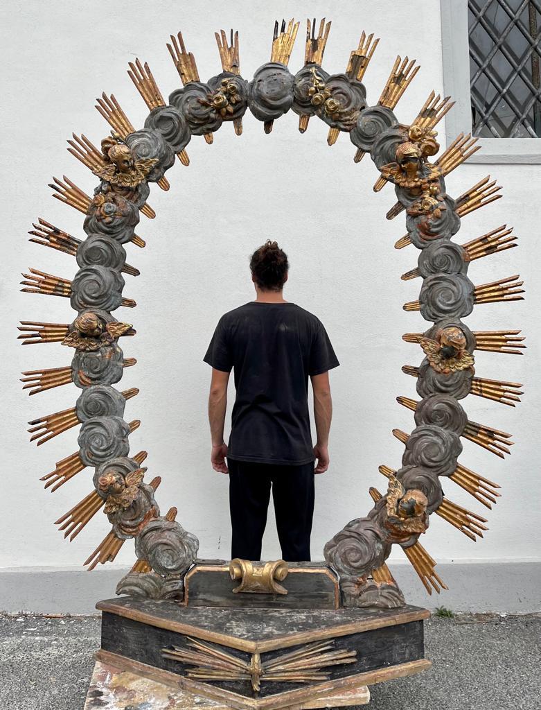 French Cloud iron huge altar en vente