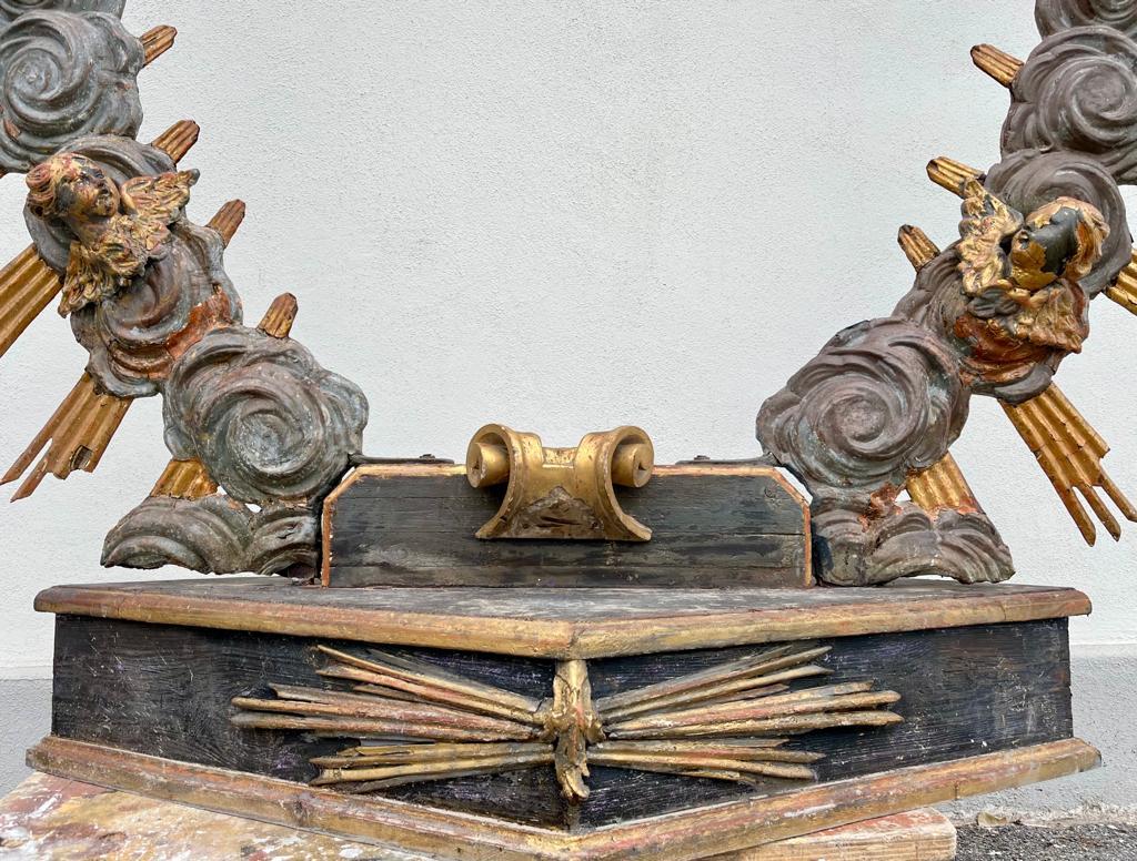 18th Century Cloud iron huge altar en vente