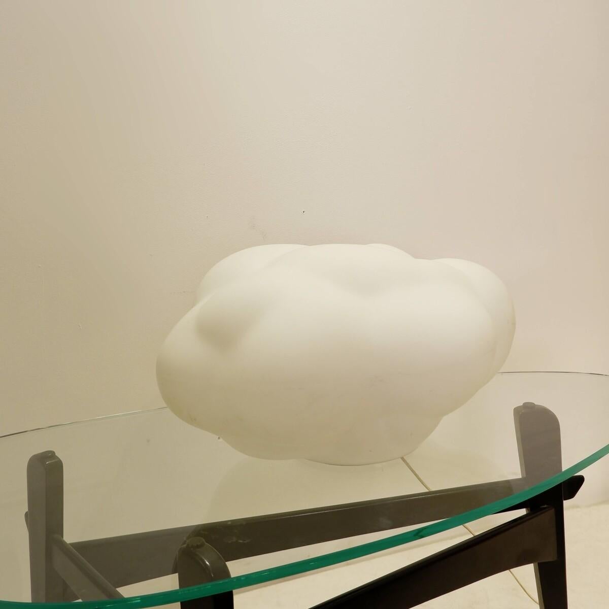 Lampe nuage en verre opalin - 1970 en vente 5