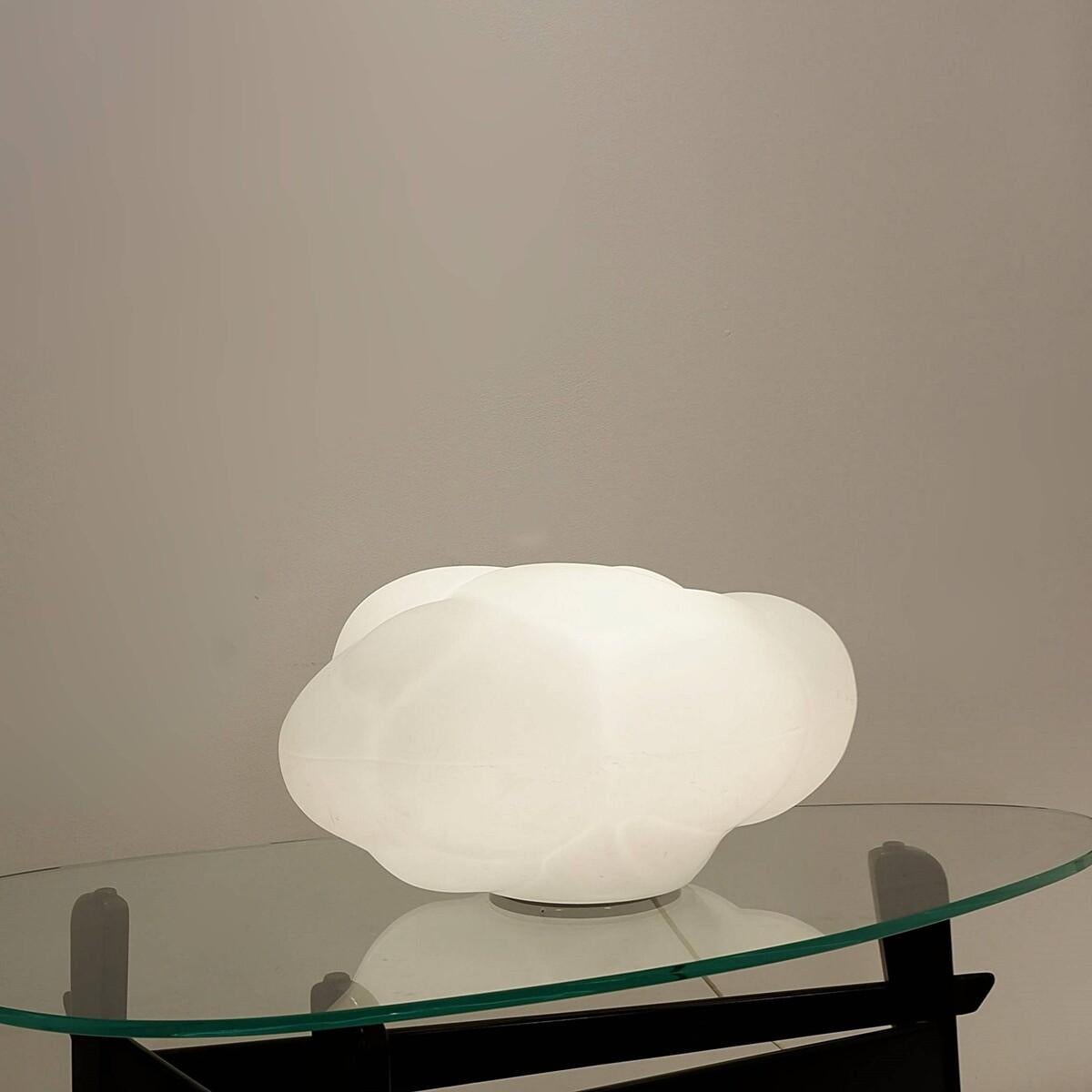 Mid-Century Modern Lampe nuage en verre opalin - 1970 en vente