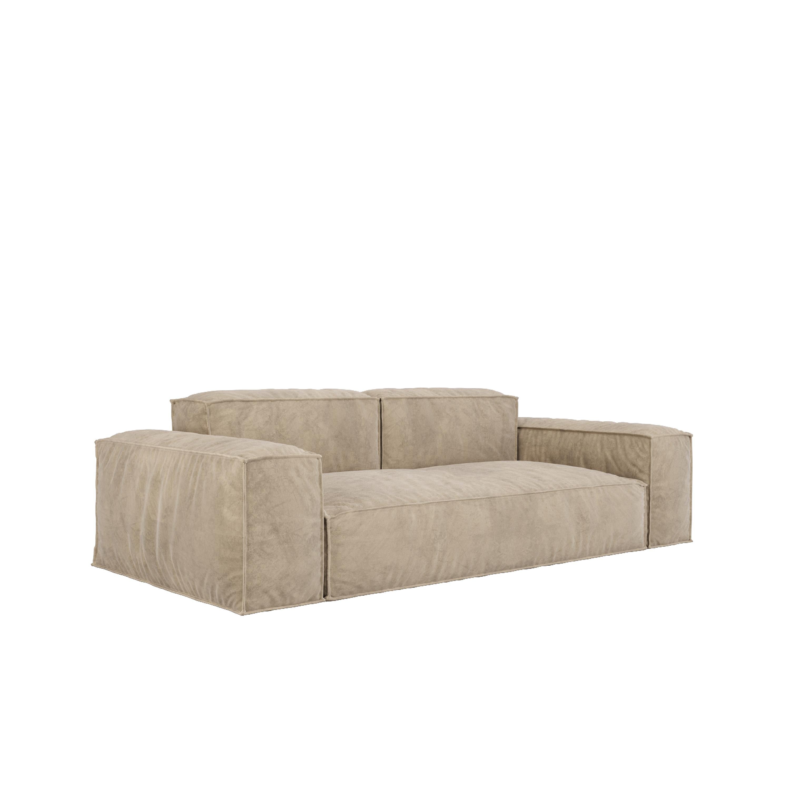 Wir stellen das CLOUD regular Sofa vor - ein Gipfel des Komforts für alle, die eine einzigartige, luxuriöse Sitzlösung suchen. Dieses vielseitige und gemütliche Sofa ist die ideale Wahl für Menschen, die ein einheitliches und anspruchsvolles Design