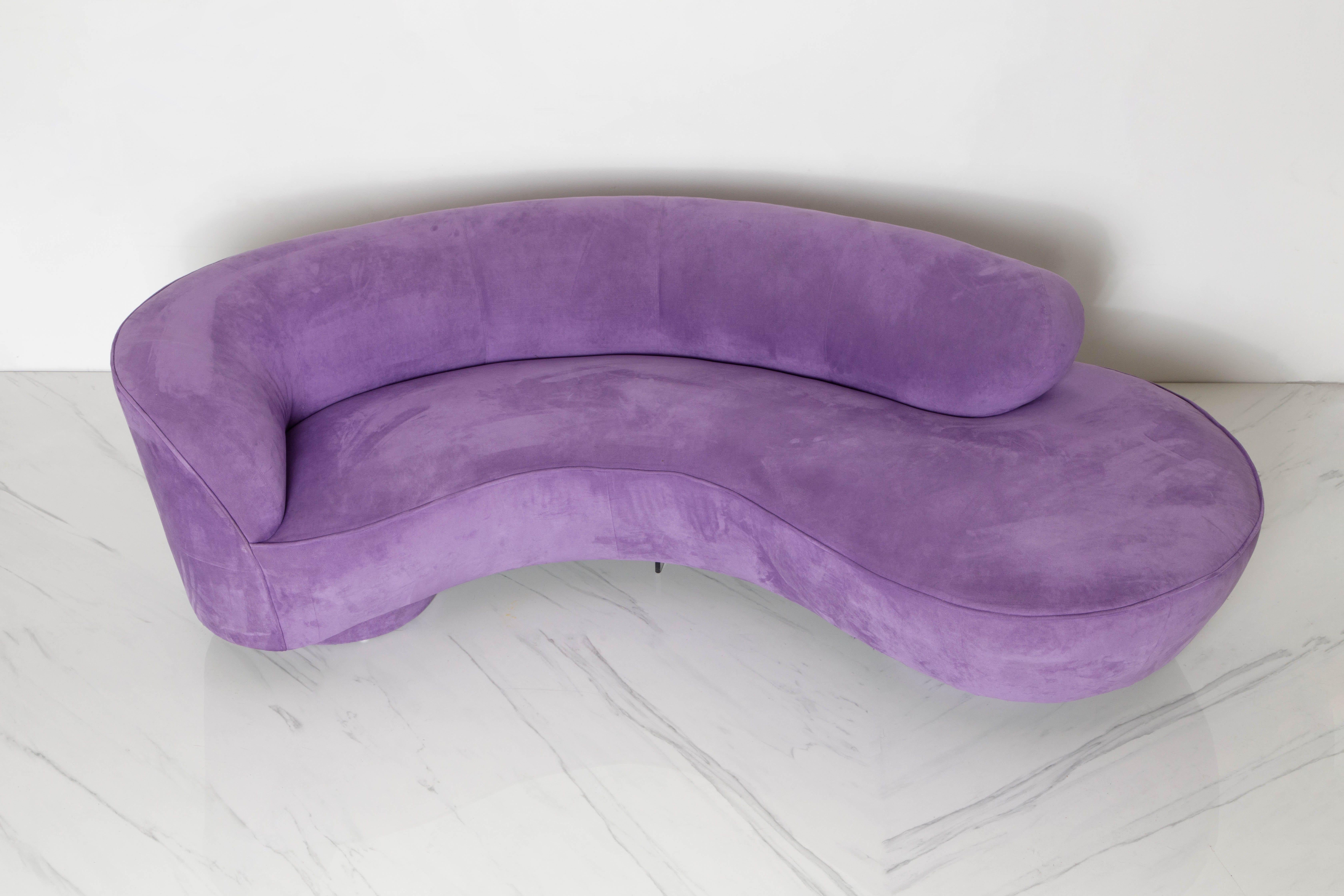 'Cloud' Sofa by Vladimir Kagan for Directional w Lucite Leg, 1980s, Signed In Good Condition In Los Angeles, CA