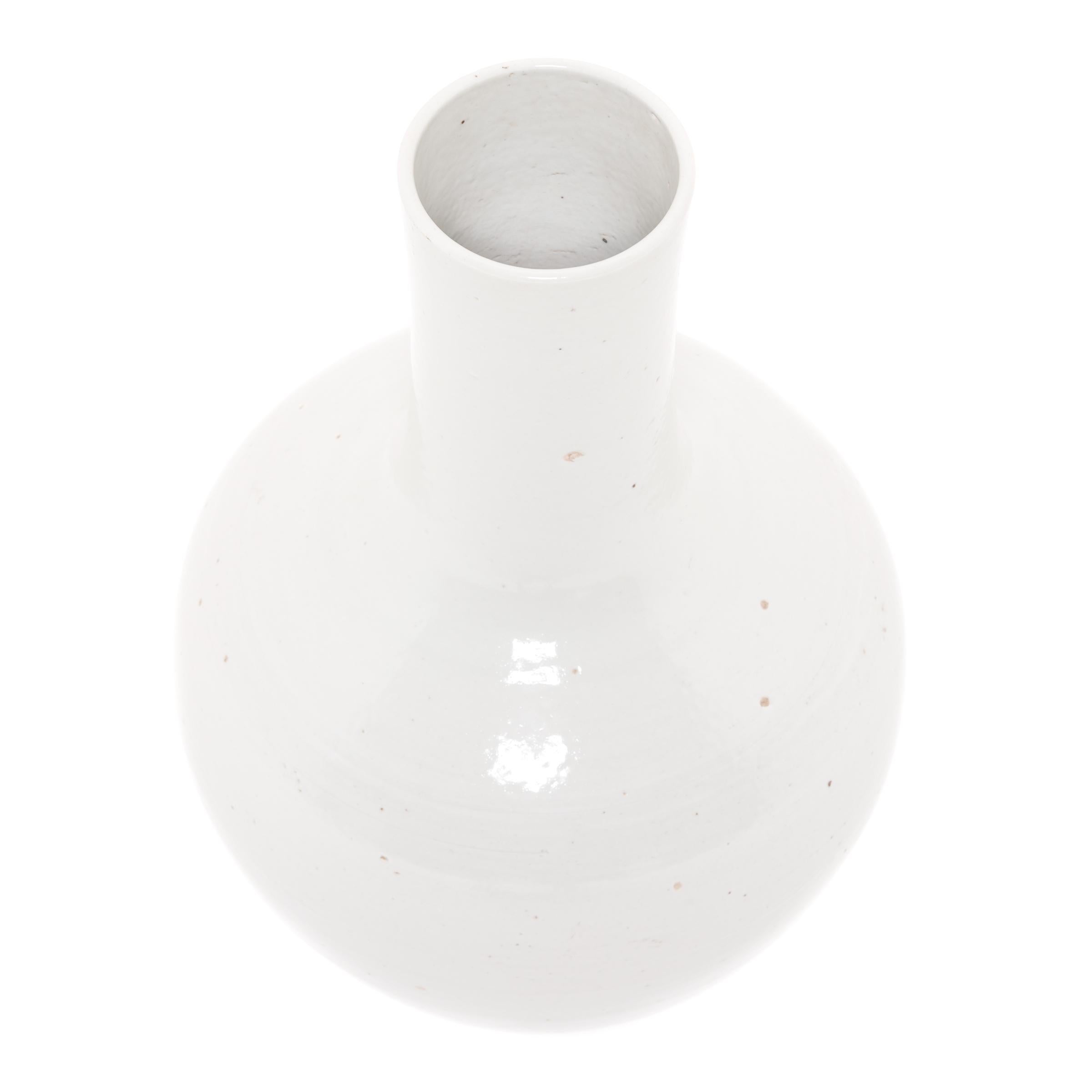 Vernissé Vase à double col roulé blanc nuageux en vente