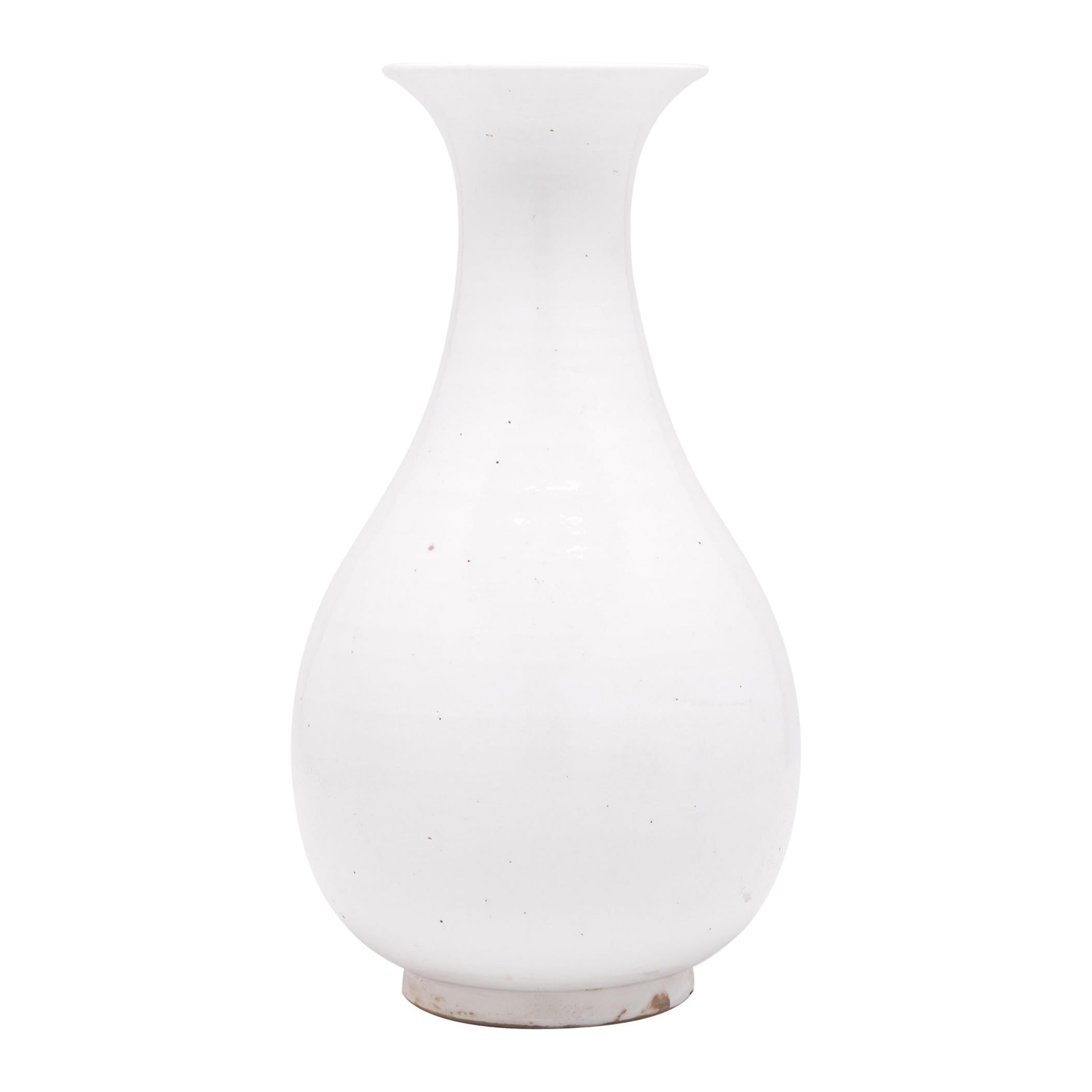Cloud White Phoenixtail Vase