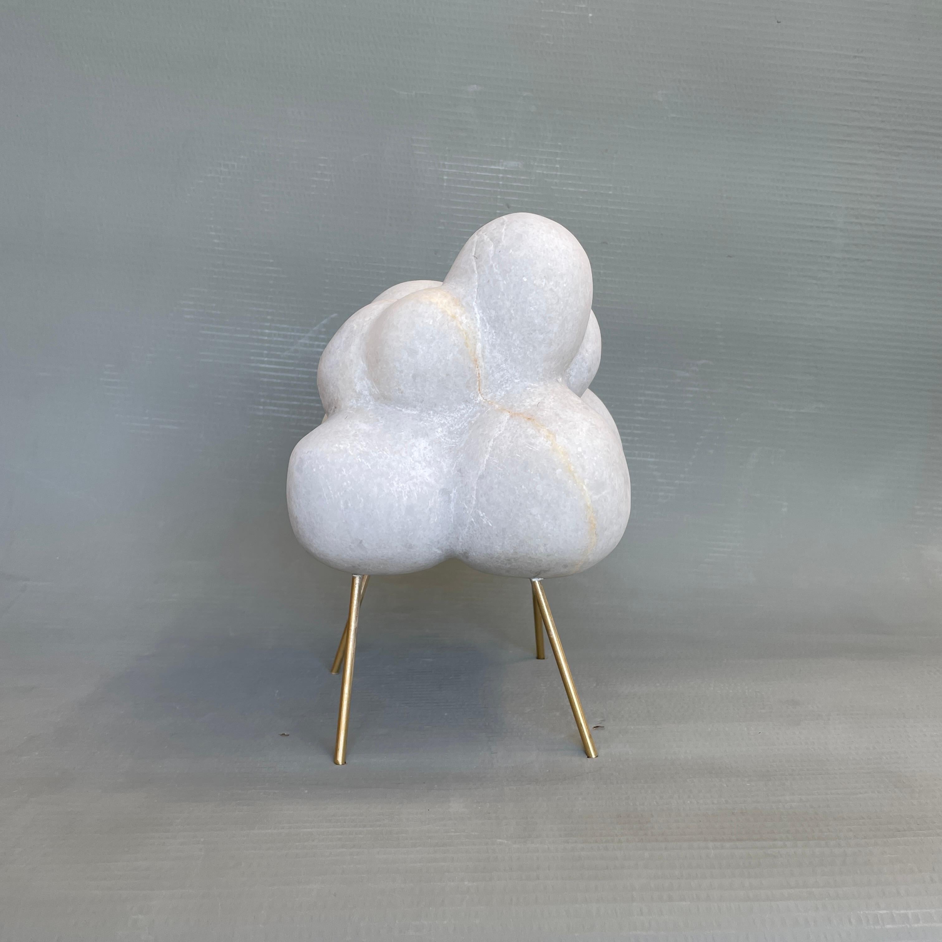Postmoderno Nuvola con bastoncini di bronzo Scultura in marmo di Tom von Kaenel in vendita