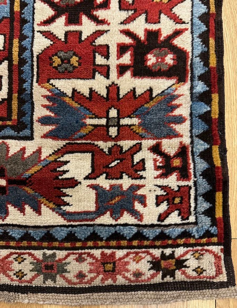 Cloudband Kazak (Armenisch) im Angebot