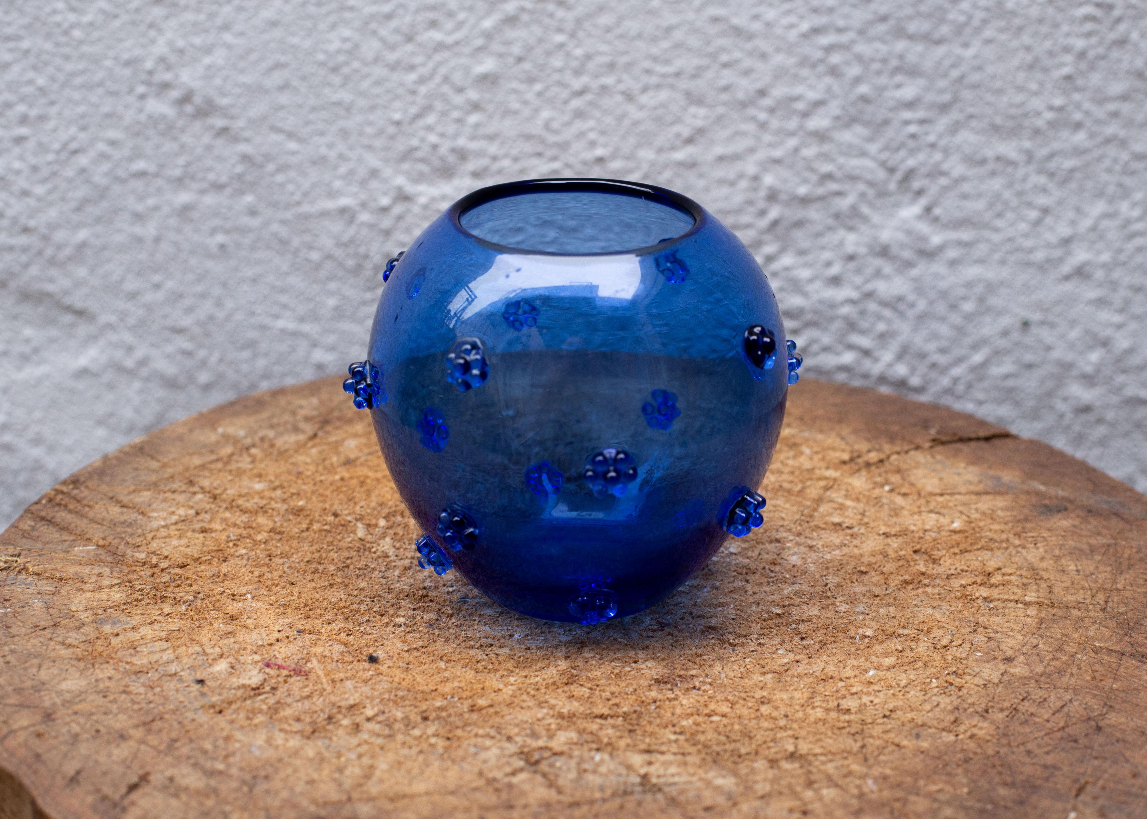 Vaso in vetro di Monica Bratt per Reijmyre, Svezia, 1950

Bellissimo vaso in vetro 