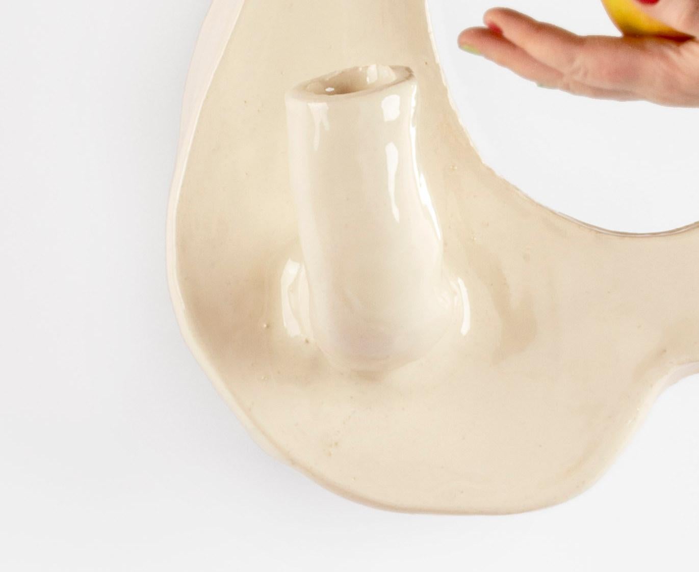 Clouds Series - Handgefertigter, weiß glasierter Keramik-Wandspiegel mit Beleuchtung (Austrian) im Angebot