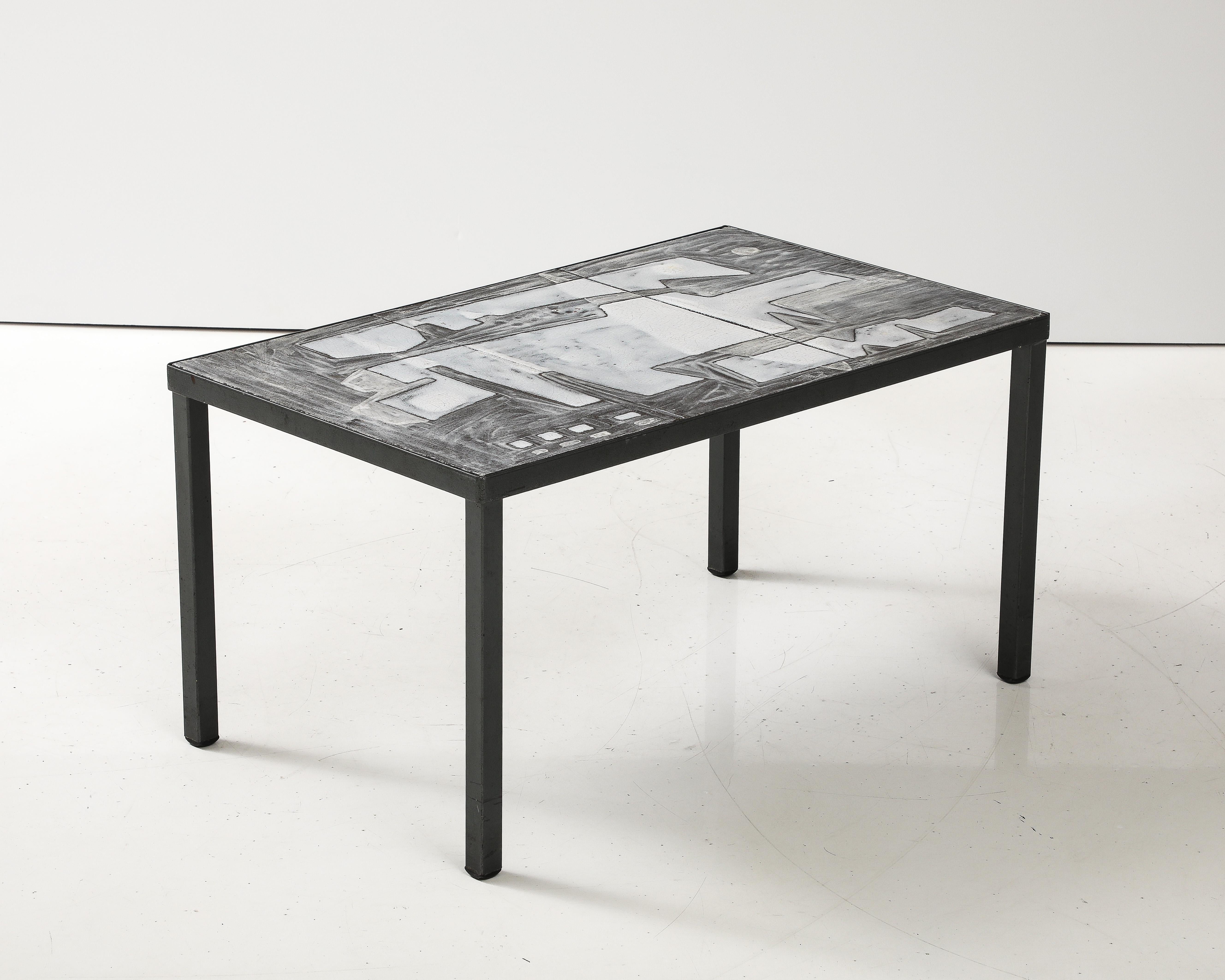Cloutier Table basse avec plateau en pierre de lave en blanc, design abstrait gris, France en vente 10