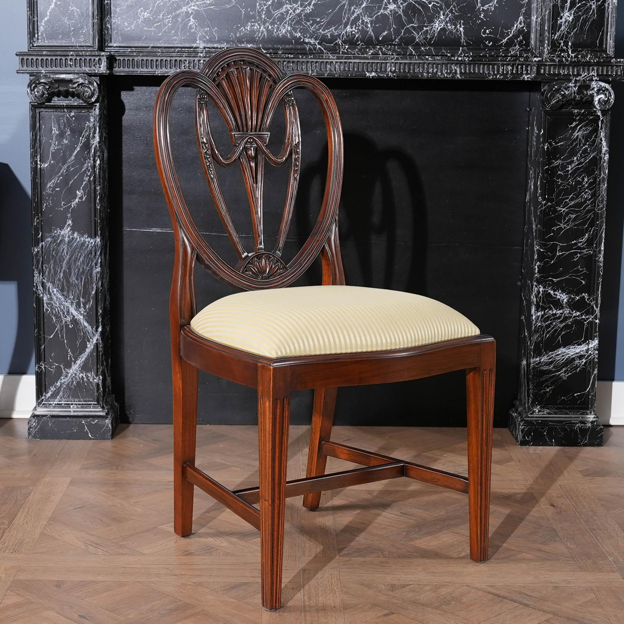 Sedie da pranzo con schienale a trifoglio, set da 10 in vendita 3