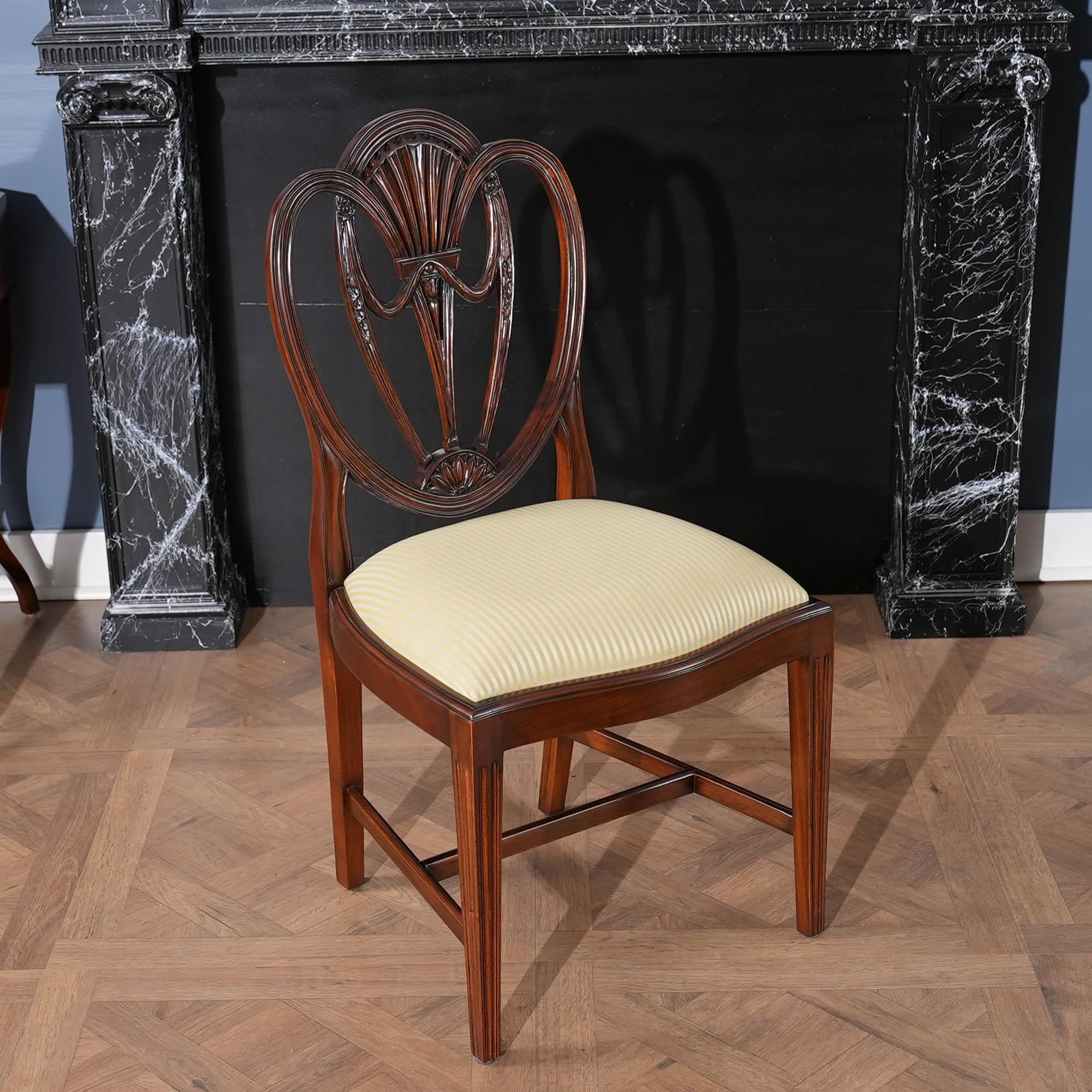 Sedie da pranzo con schienale a trifoglio, set da 10 in vendita 4