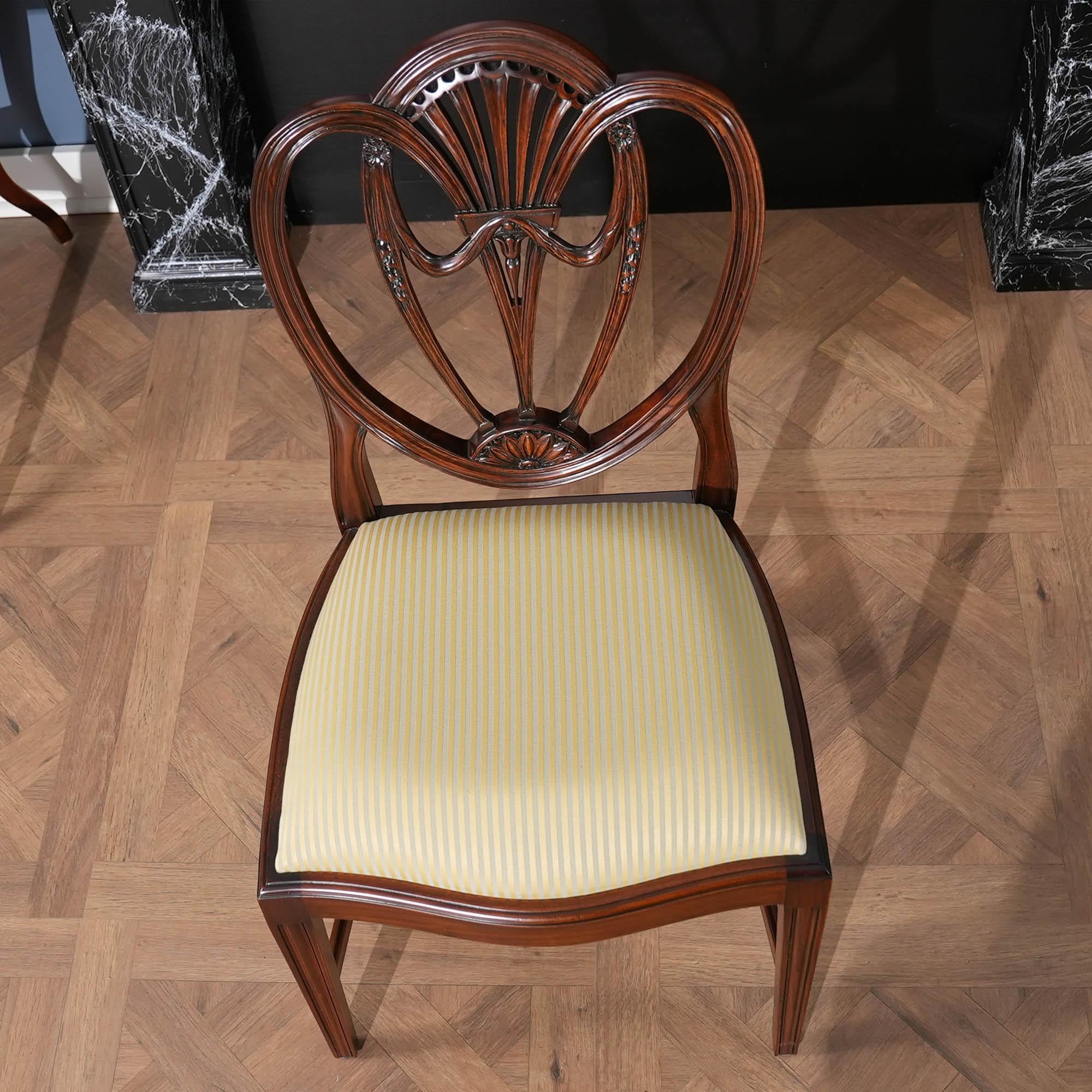 Sedie da pranzo con schienale a trifoglio, set da 10 in vendita 6