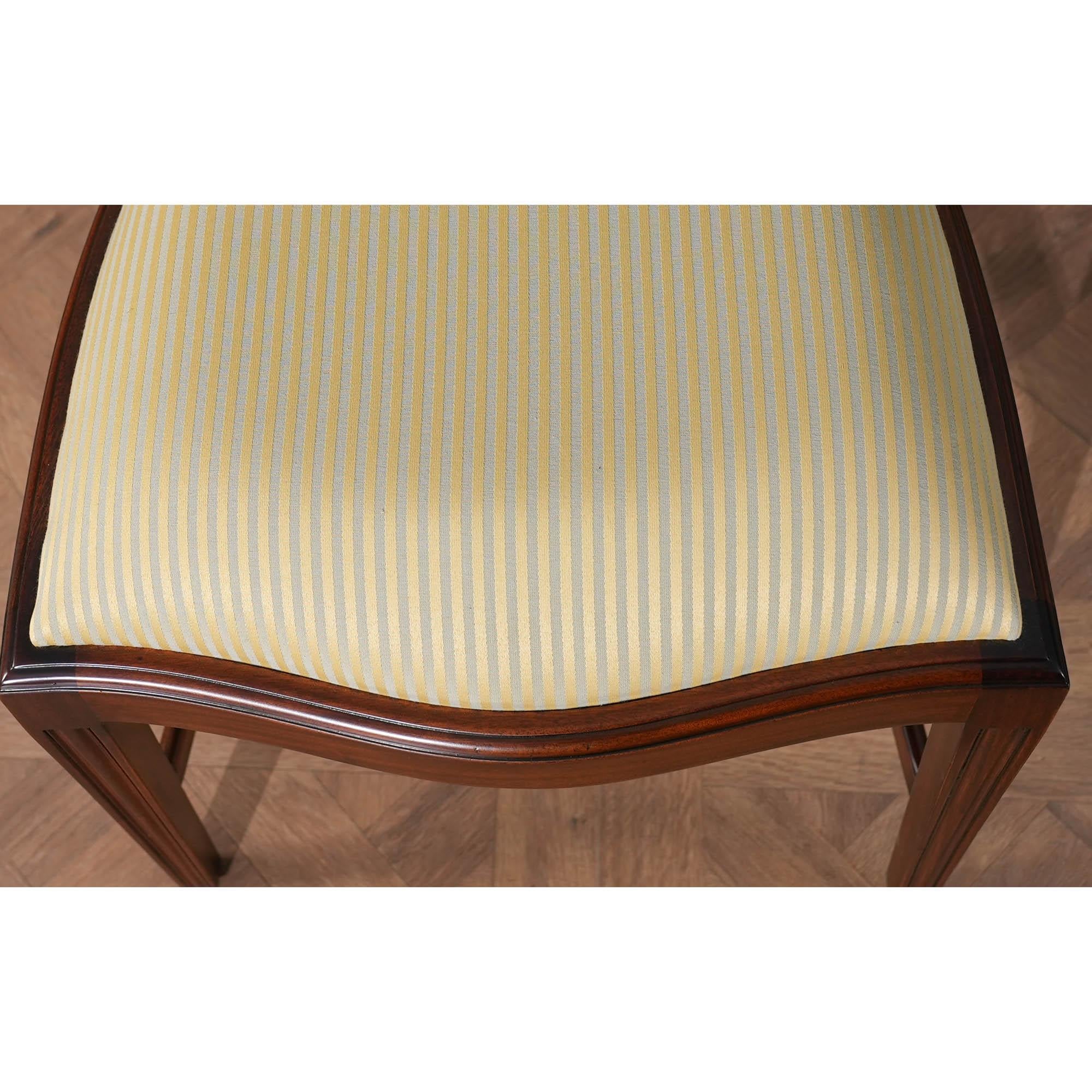 Sedie da pranzo con schienale a trifoglio, set da 10 in vendita 7